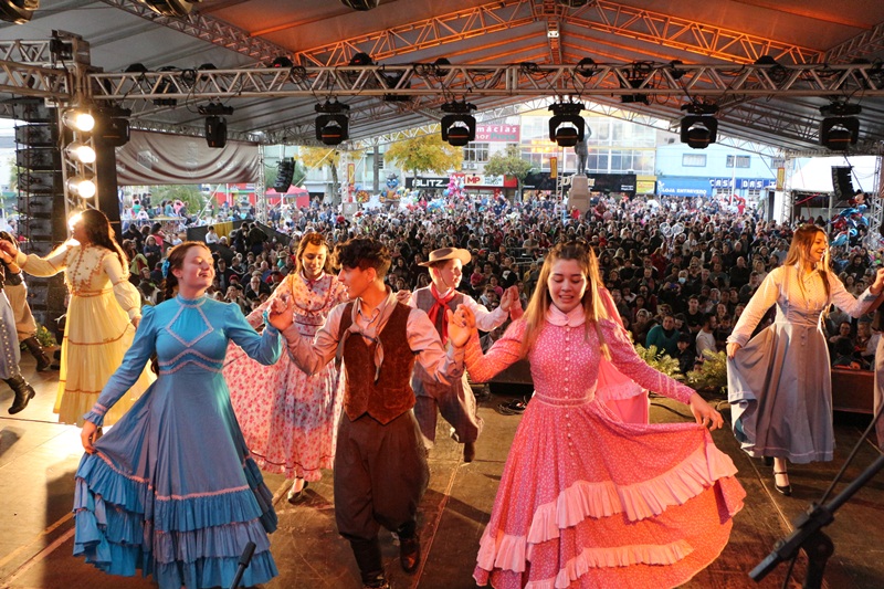 Prefeitura de Lages Retrospectiva semanal: organização da Festa Nacional do Pinhão, ações na área da educação, saúde, infraestrutura e os destaques no esporte