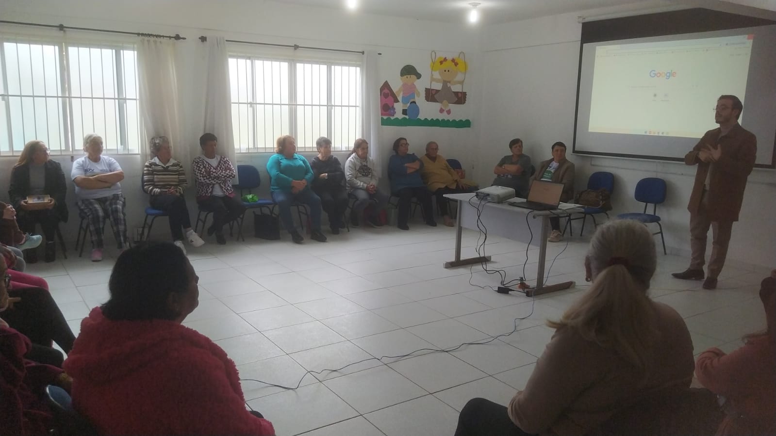 Prefeitura de Lages CRAS IV promove roda de conversa com o Procon sobre fraudes no INSS e direitos dos idosos