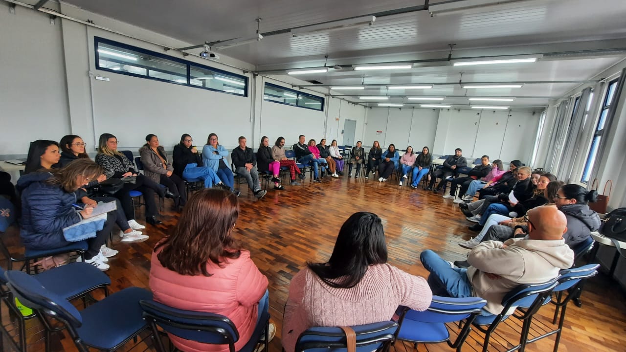 Prefeitura de Lages Integração dos novos servidores da saúde reuniu 38 participantes