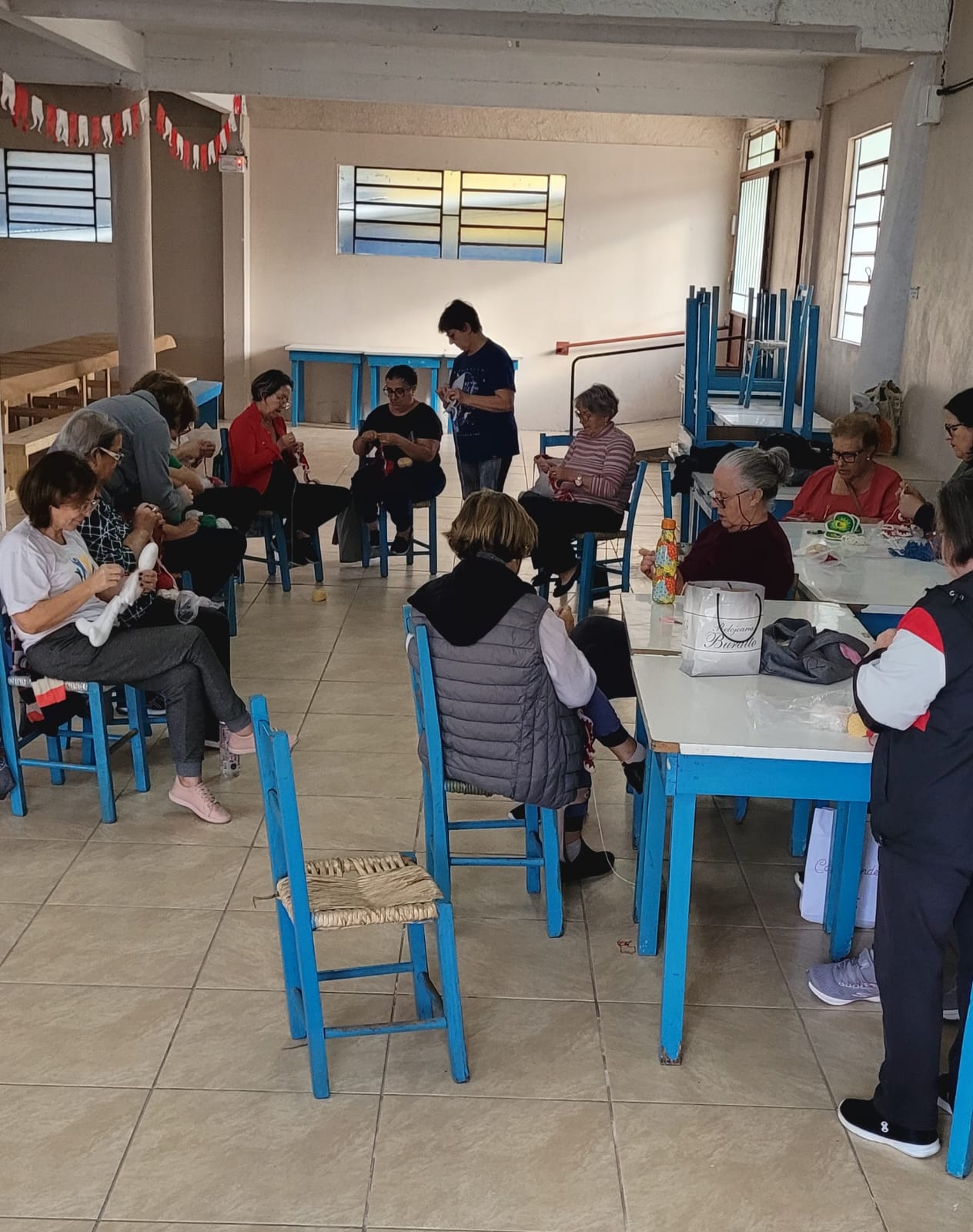 Prefeitura de Lages Secretaria de Políticas para a Mulher e para o Idoso promove curso de produção artesanal em vários bairros da cidade