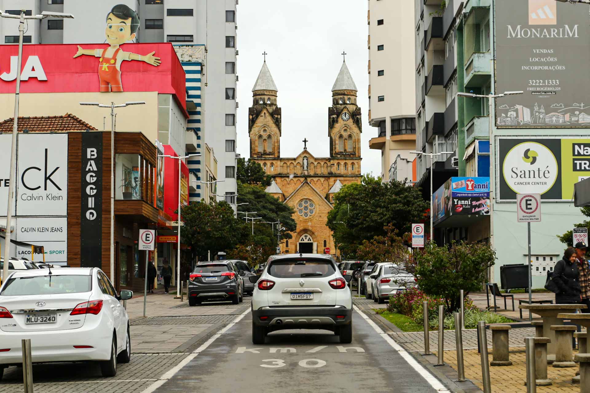 Prefeitura de Lages Trecho da rua Nereu Ramos será fechado para montagem da estrutura da Festa do Pinhão a partir de domingo