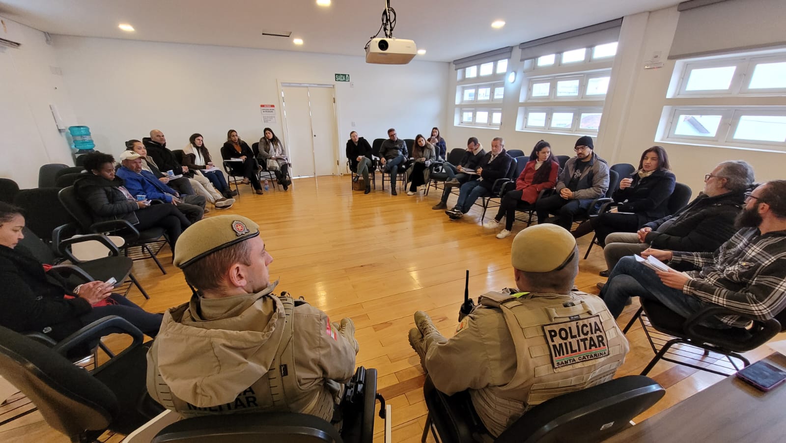 Prefeitura de Lages Nova reunião do Comitê POP envolve órgãos públicos, entidades e sociedade civil e procura consolidar grupo e fortalecer vínculos, ações e diretrizes de devolutivas à população