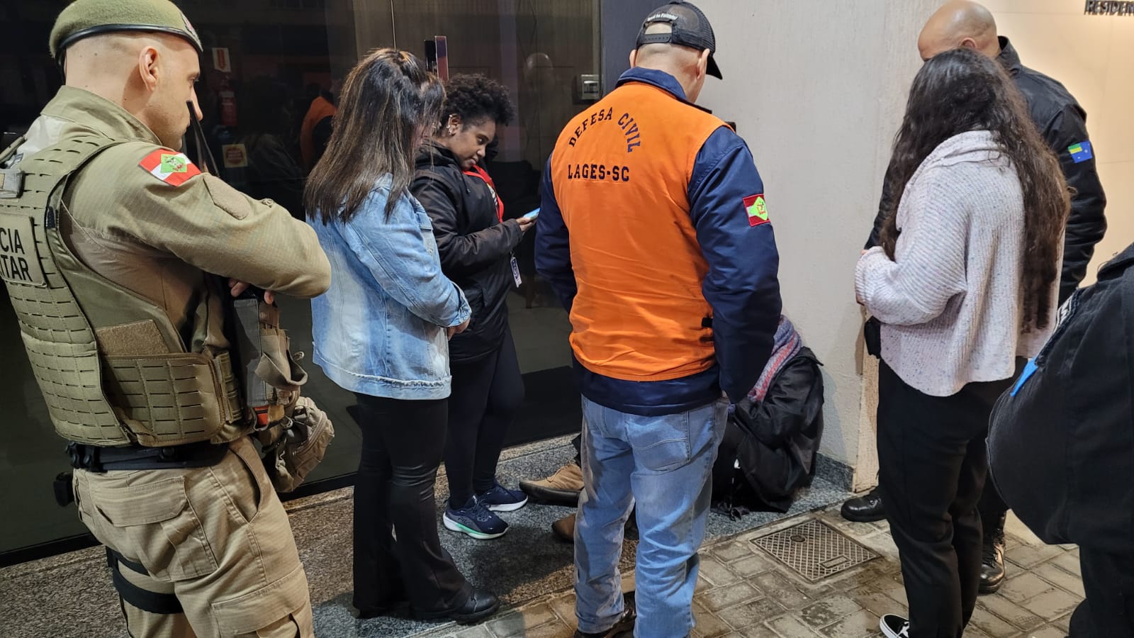 Prefeitura de Lages Força-Tarefa: Prefeitura de Lages realiza nova ação de abordagem social diante de nova frente fria e chuva