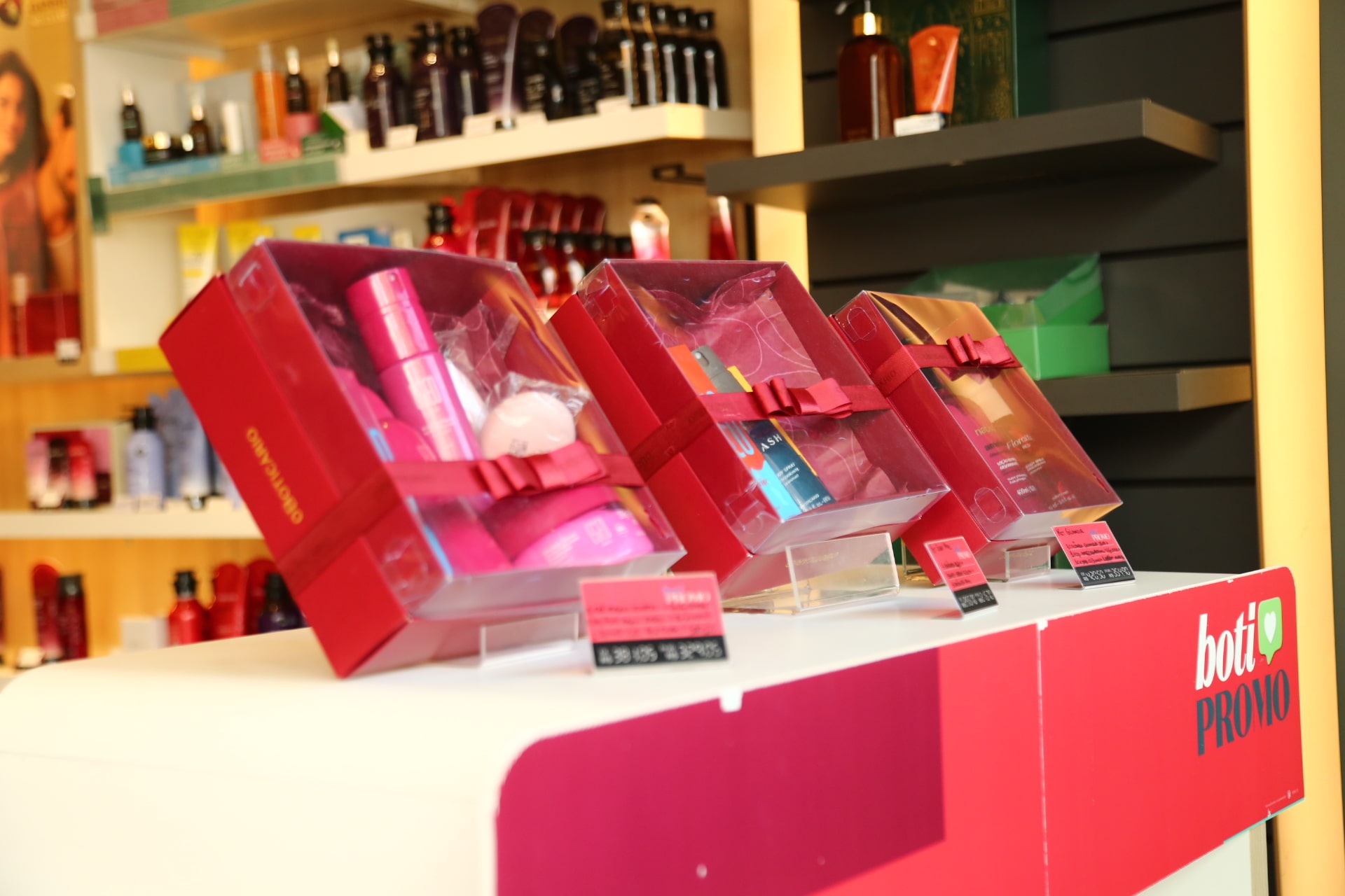 Prefeitura de Lages Procon faz levantamento para auxiliar consumidores na escolha do presente para o Dia dos Namorados