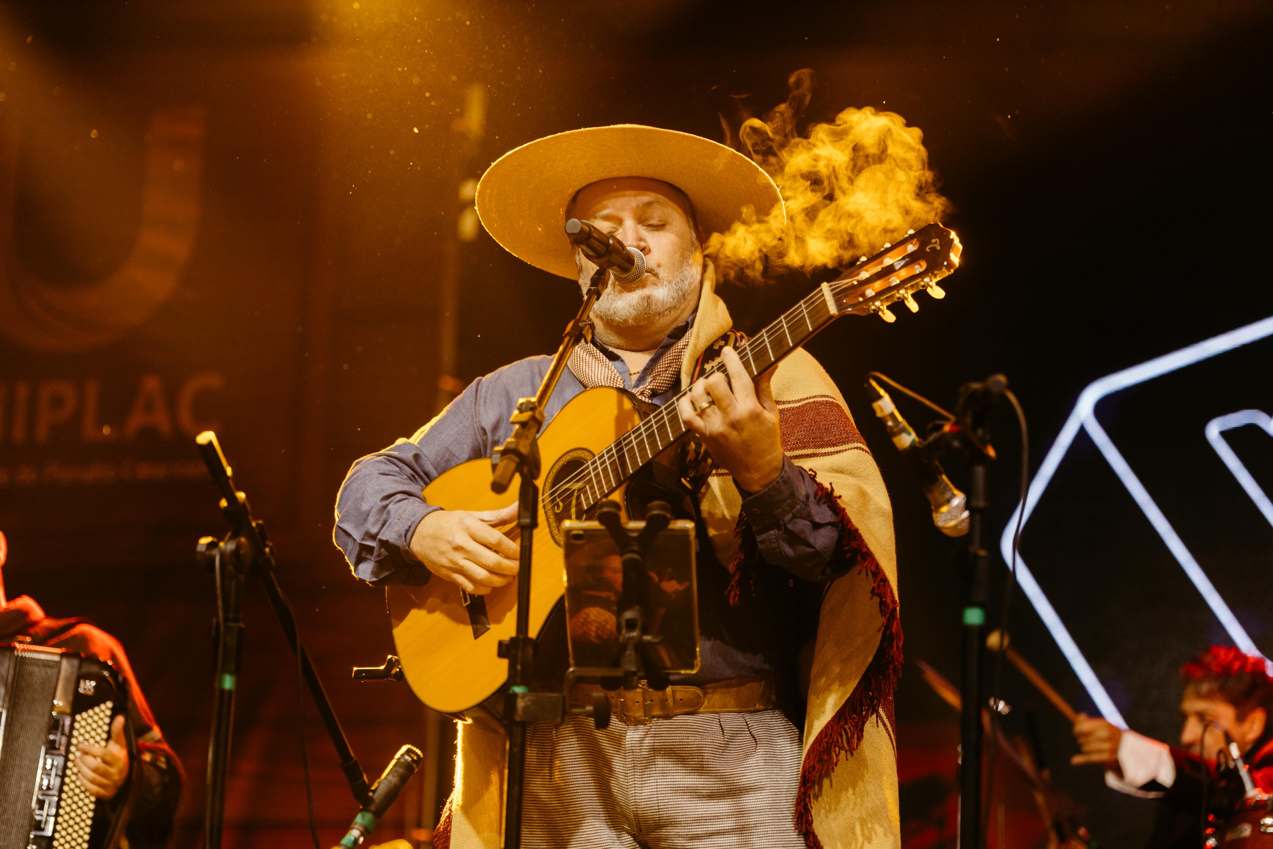 Prefeitura de Lages Segunda-feira de atrações variadas reúne público na 35ª Festa Nacional do Pinhão