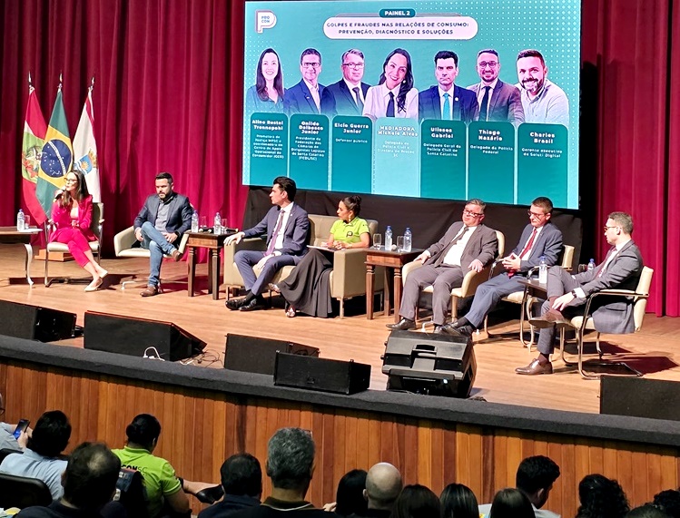 Prefeitura de Lages Equipe do Procon de Lages participa de congresso internacional em Florianópolis