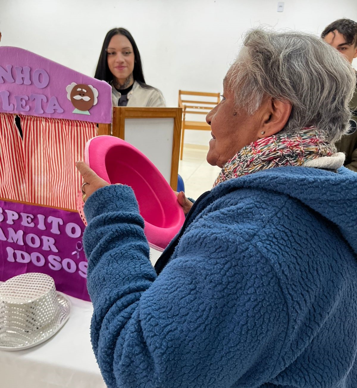 Prefeitura de Lages Junho Violeta: Centro Dia do Idoso realiza atividades com o tema amor e respeito