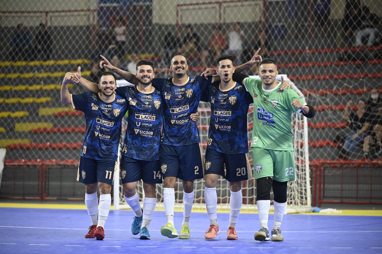 Prefeitura de Lages Lages busca liderança fora de casa na Série Prata do Catarinense de Futsal