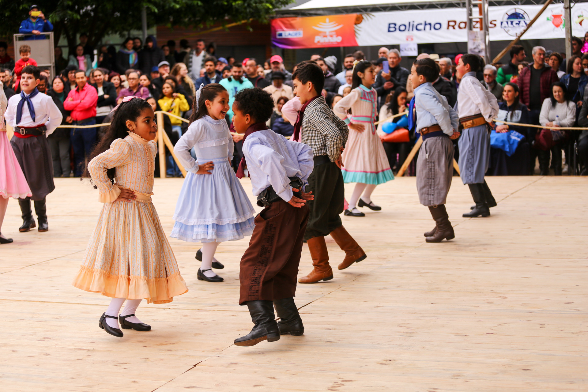 Prefeitura de Lages Festival Planalto Serra movimentou Lages durante este sábado com arte, tradição e cultura gaúcha