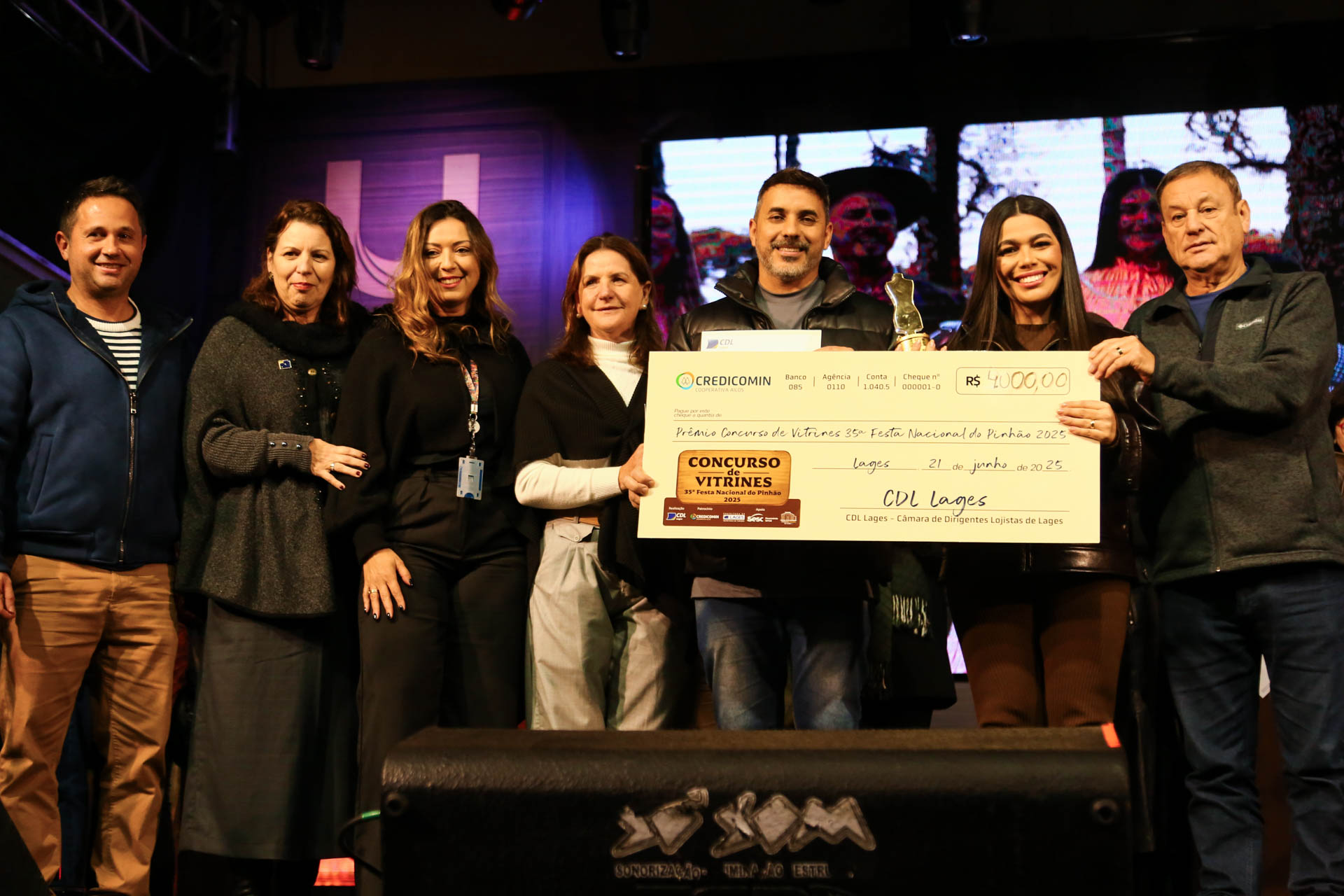 Prefeitura de Lages Com recorde de inscrições, concurso de vitrines premiou 11 empresas com o tema alusivo à Festa Nacional do Pinhão