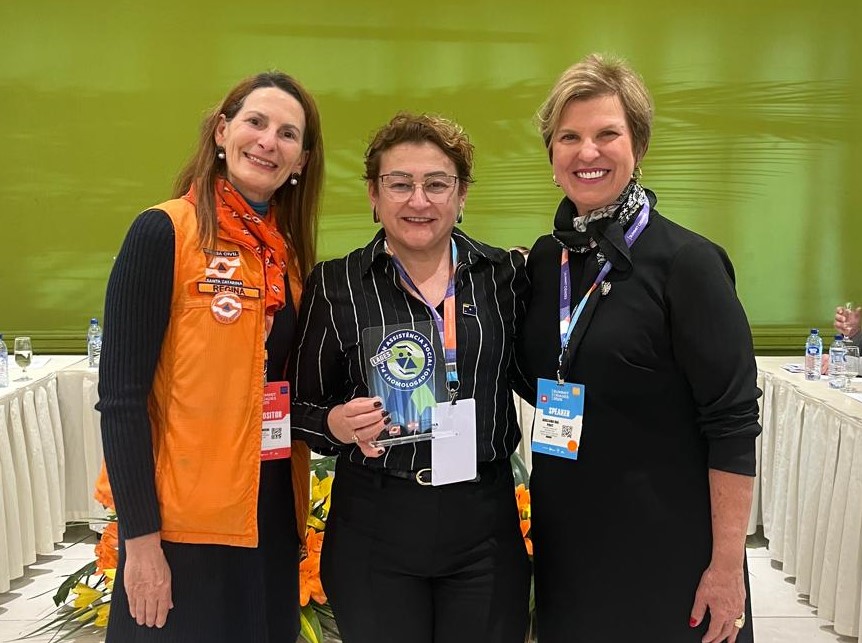 Prefeitura de Lages Prefeitura de Lages recebe Selo Plancon de Assistência Social durante o Summit Cidades em Florianópolis