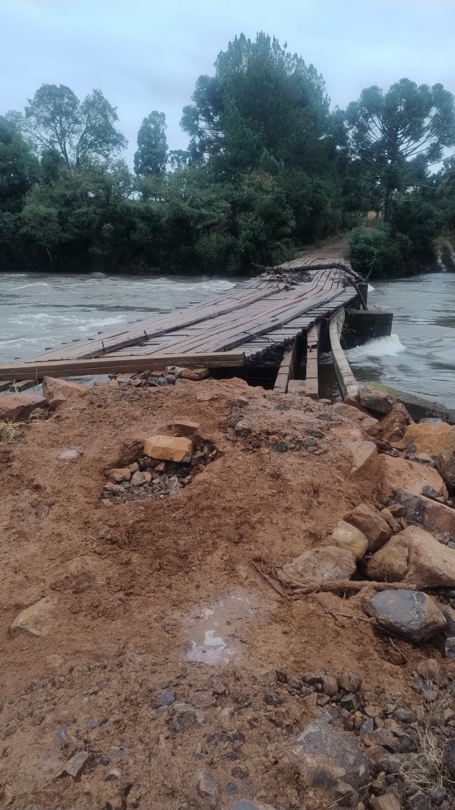 Prefeitura de Lages Secretaria da Agricultura faz levantamento dos danos causados pelas chuvas na área rural de Lages