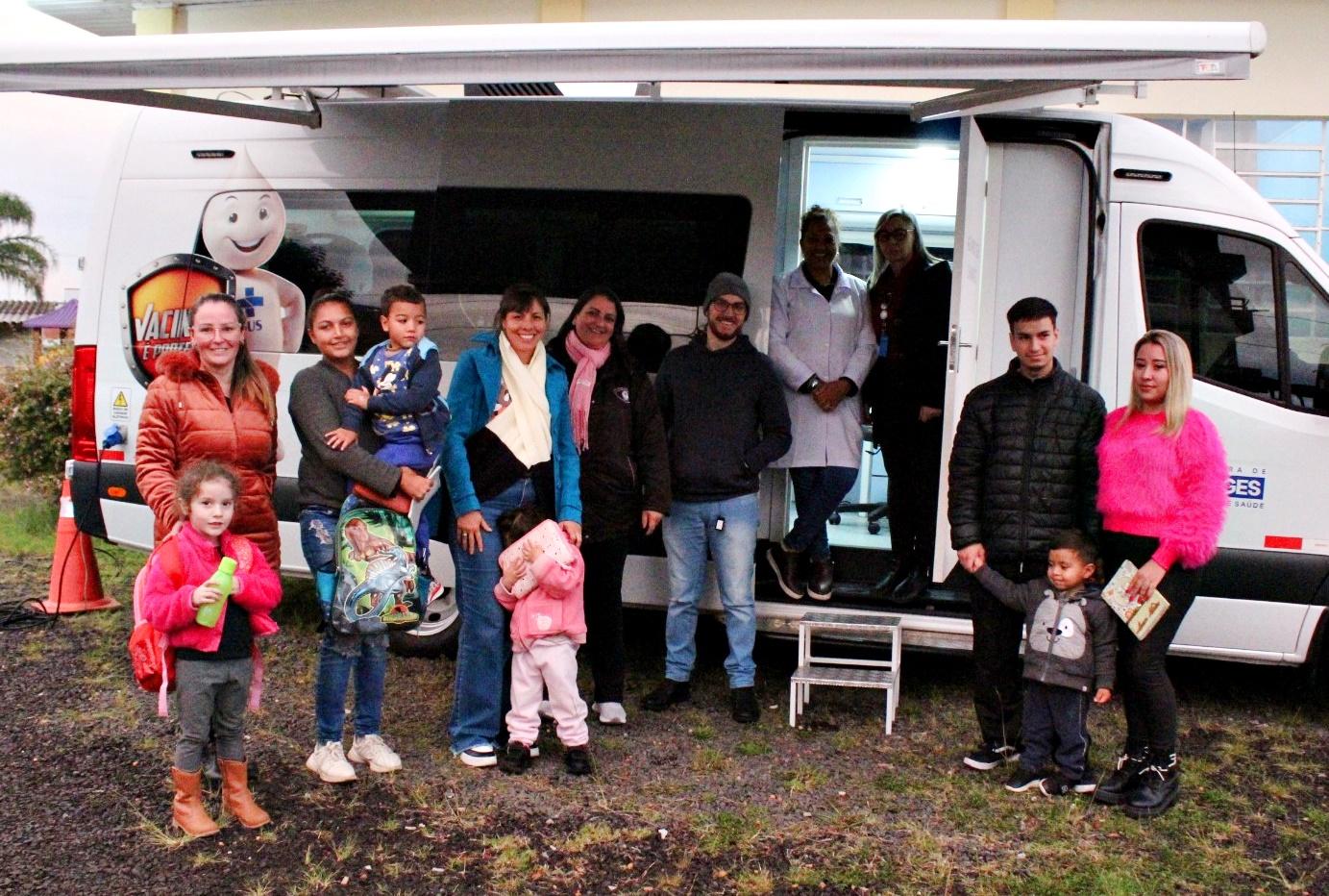 Prefeitura de Lages Comunidade responde ao chamamento e 70 doses da vacina contra a gripe são aplicadas no Ceim Bairro Santa Mônica