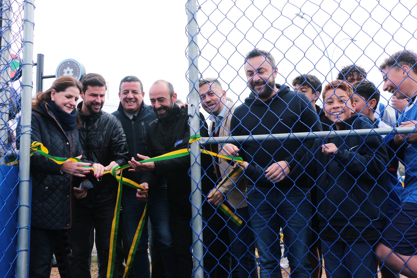 Prefeitura de Lages Nova quadra de grama sintética é inaugurada no bairro Araucária e amplia opções de esporte seguro para a comunidade