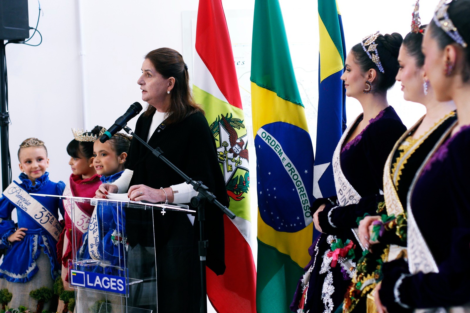 Prefeitura de Lages Retrospectiva Semanal: sucesso da Festa do Pinhão, obras e serviços de limpeza em vários pontos da cidade, últimos detalhes para o XIX Congresso da Educação e mutirão de castração marcaram a semana