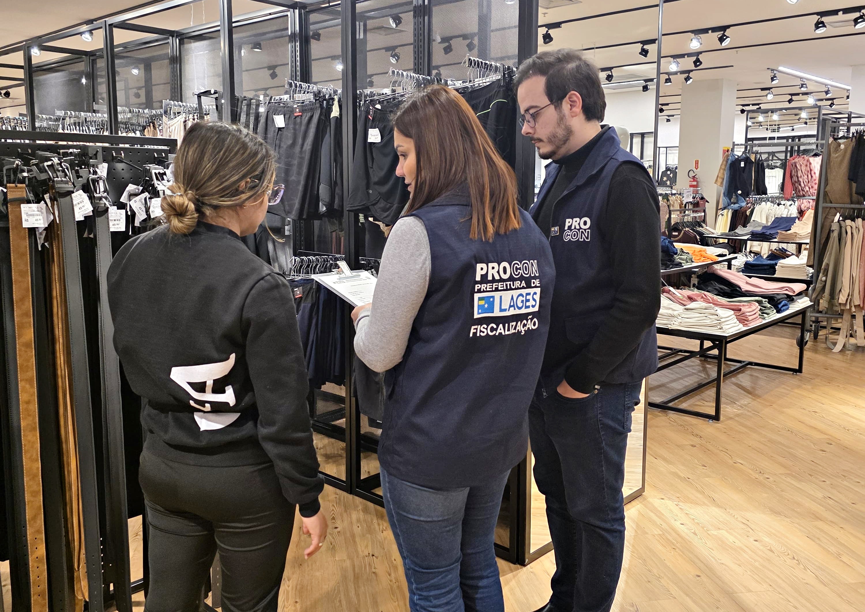 Prefeitura de Lages Pesquisa do Procon aponta variação dos preços de vestuário para presentear no Dia dos Pais