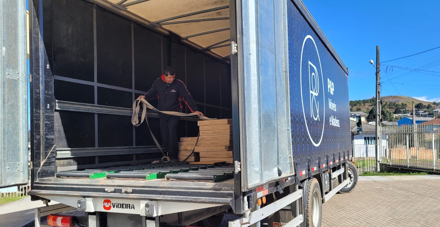 Prefeitura de Lages Gesto de Solidariedade: empresa doa 30 guarda-roupas ao Serviço de Acolhimento para Crianças e Adolescentes de Lages