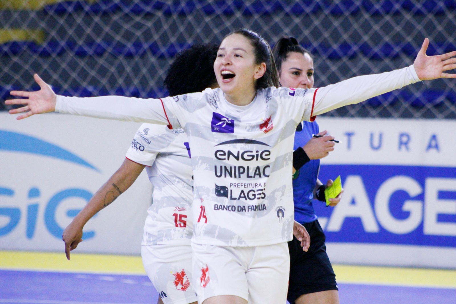 Prefeitura de Lages Leoas da Serra vence o Copagril e larga na frente nas quartas da Copa do Brasil de Futsal