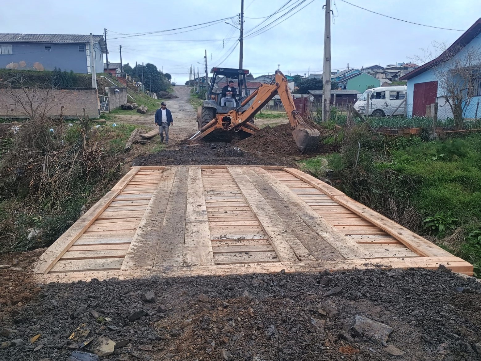 Prefeitura de Lages Infraestrutura nos bairros: Guarujá tem nova ponte de veículos e pedestres