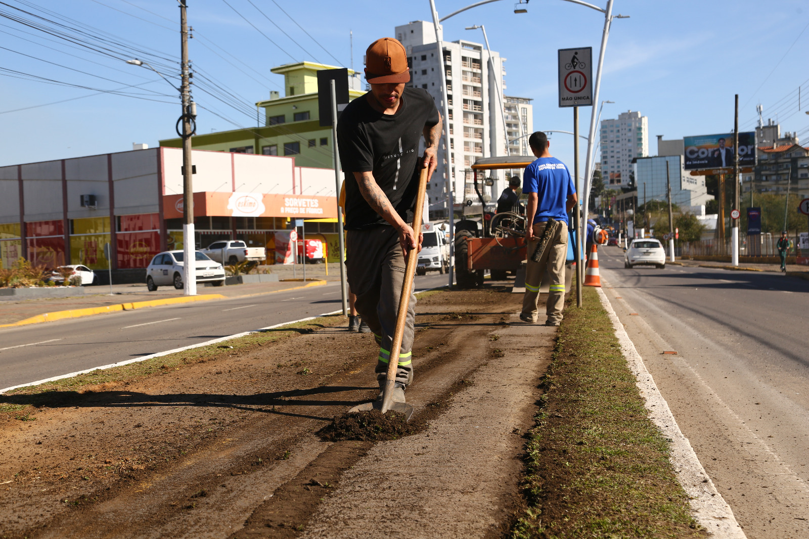 Prefeitura de Lages Secretaria de Serviços Públicos executa ações de manutenção e limpeza em diferentes regiões nesta quarta-feira
