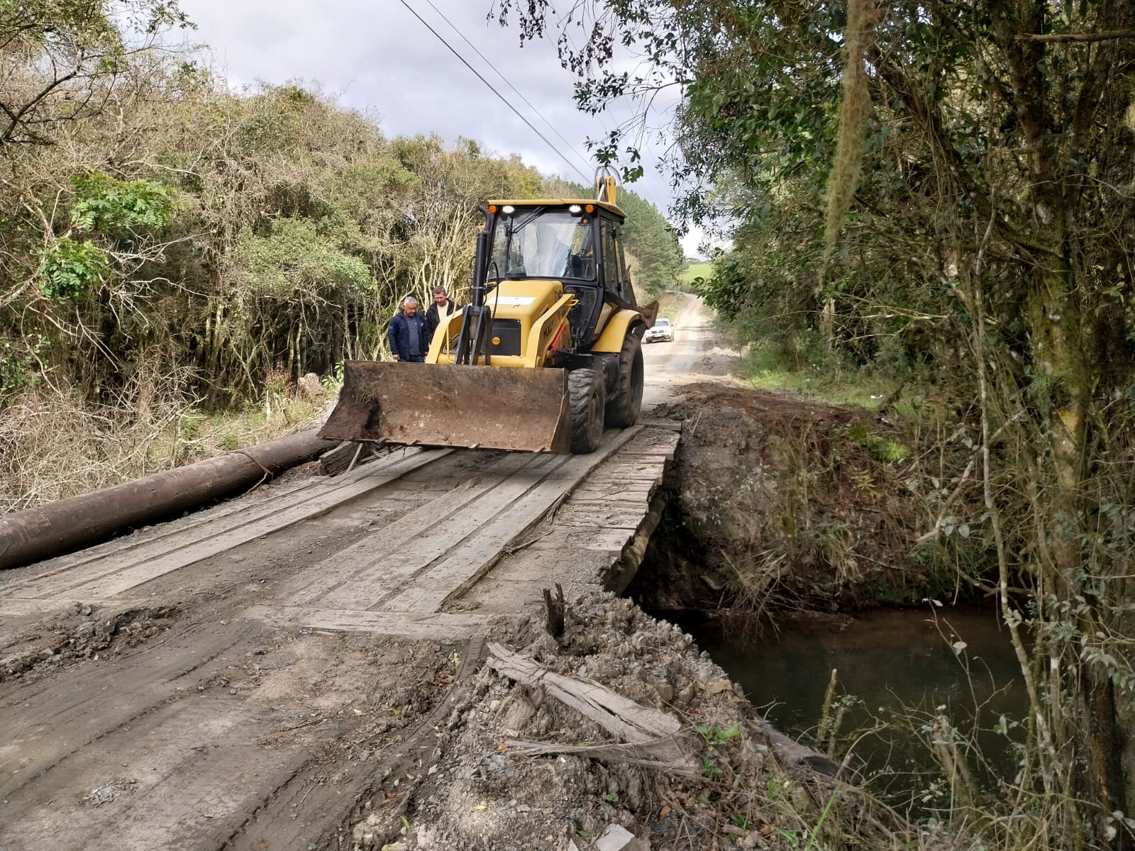 Prefeitura de Lages Ponte da estrada de Macacos está em reconstrução