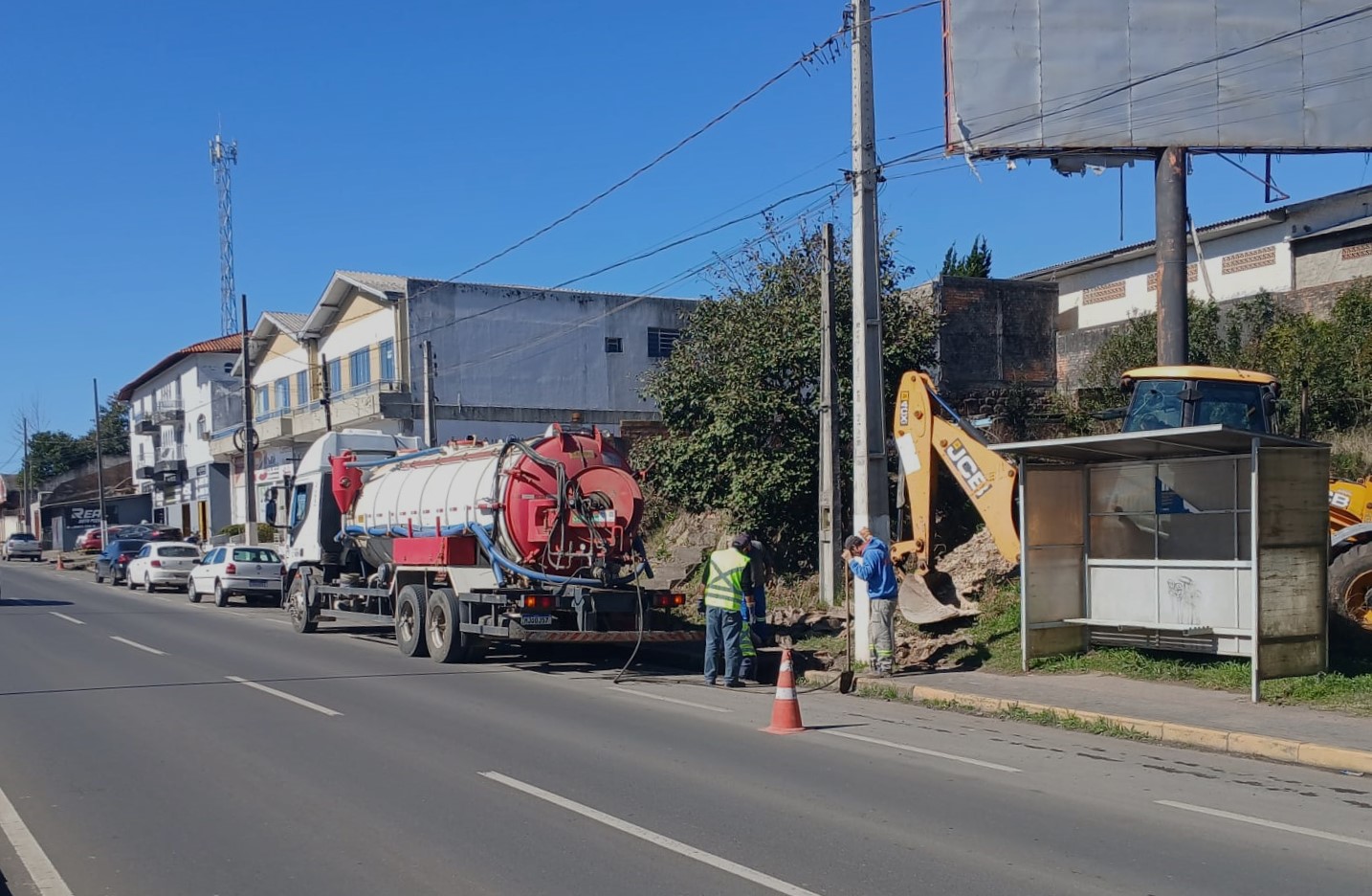 Prefeitura de Lages Operação conjunta alerta para o descarte irregular em redes de drenagem