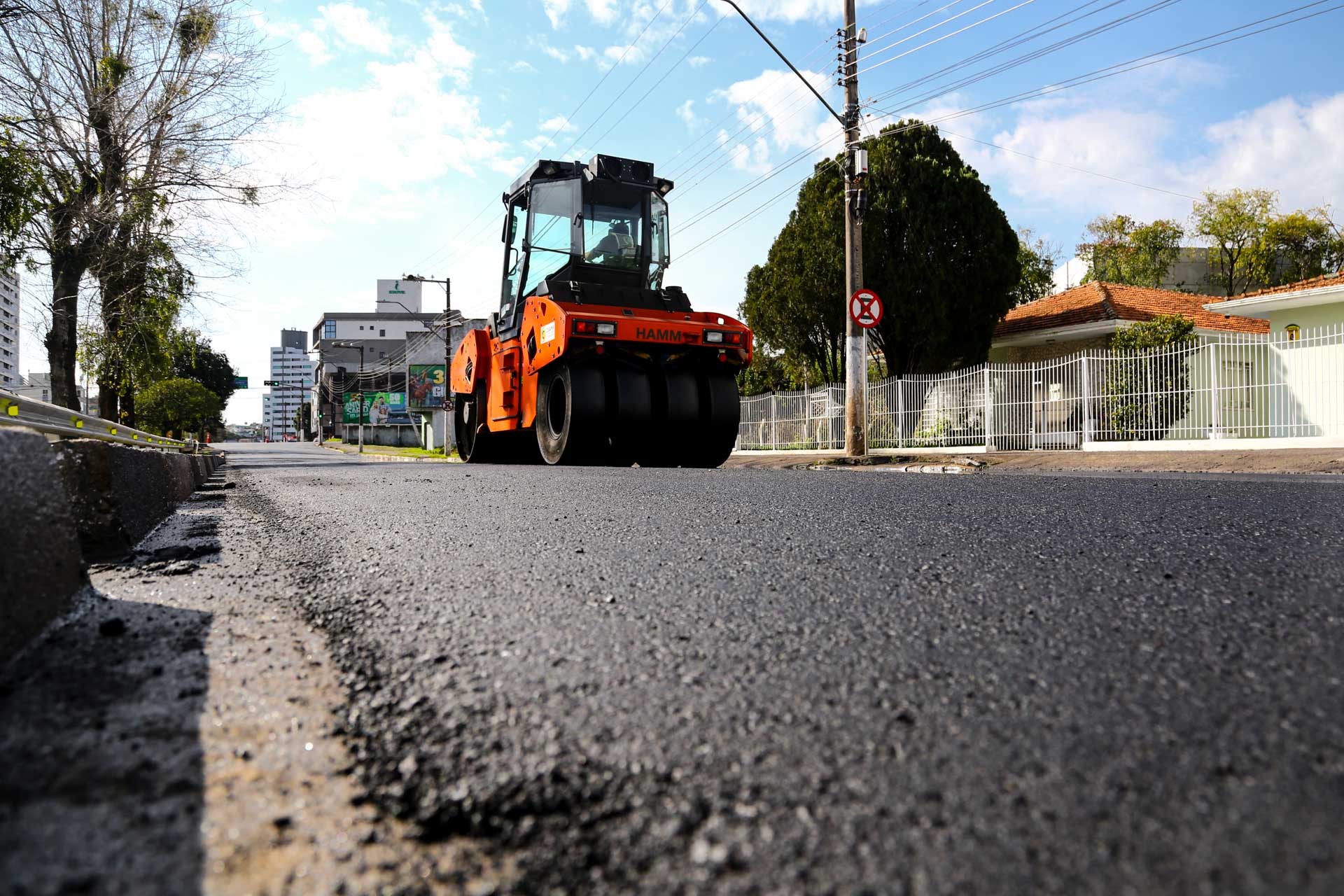 Prefeitura de Lages Concluída primeira fase da recuperação asfáltica da Avenida Carahá