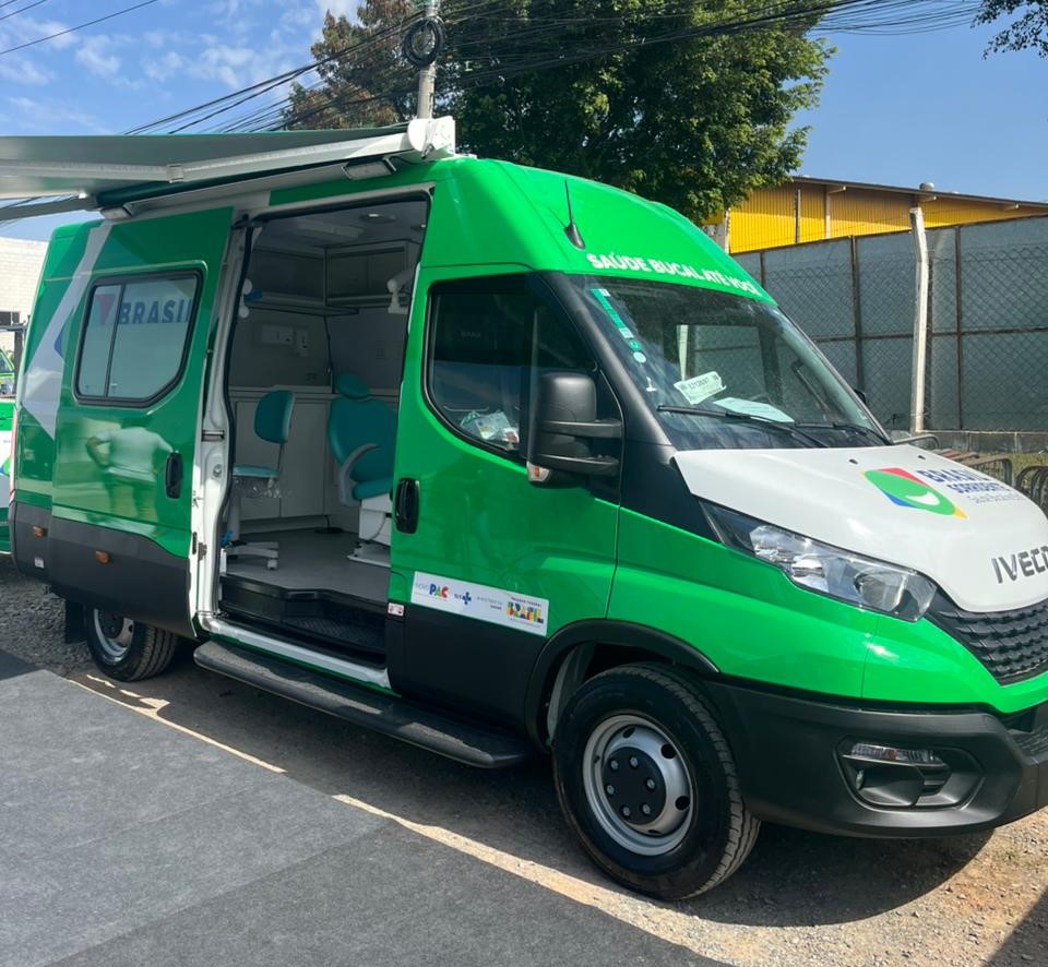 Prefeitura de Lages Prefeitura de Lages recebe nova unidade odontológica móvel, equipada para oferecer atendimento odontológico em áreas remotas ou de difícil acesso