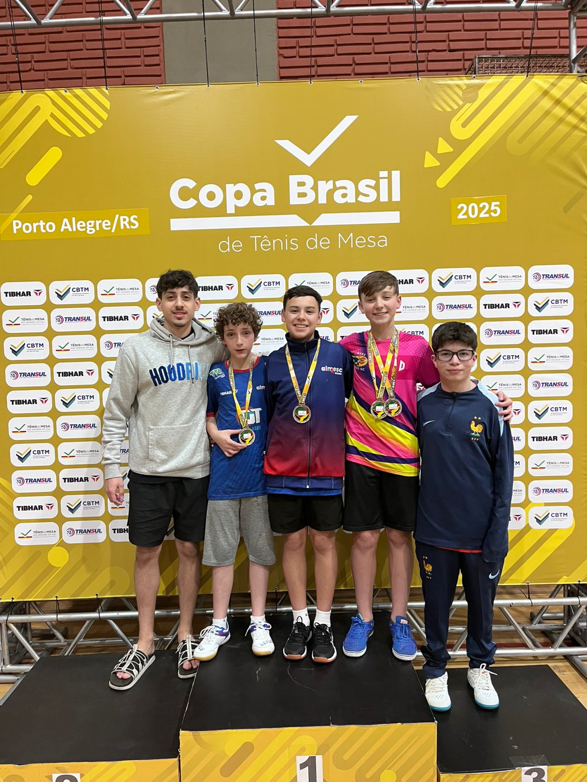 Prefeitura de Lages Almesc conquista medalhas e brilha na Copa Brasil de Tênis de Mesa em Porto Alegre