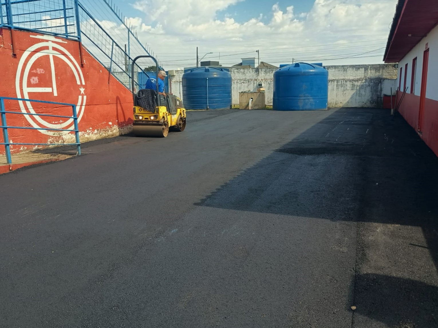 Prefeitura de Lages Secretaria de Obras e Infraestrutura conclui pavimentação asfáltica no Estádio Vidal Ramos Júnior