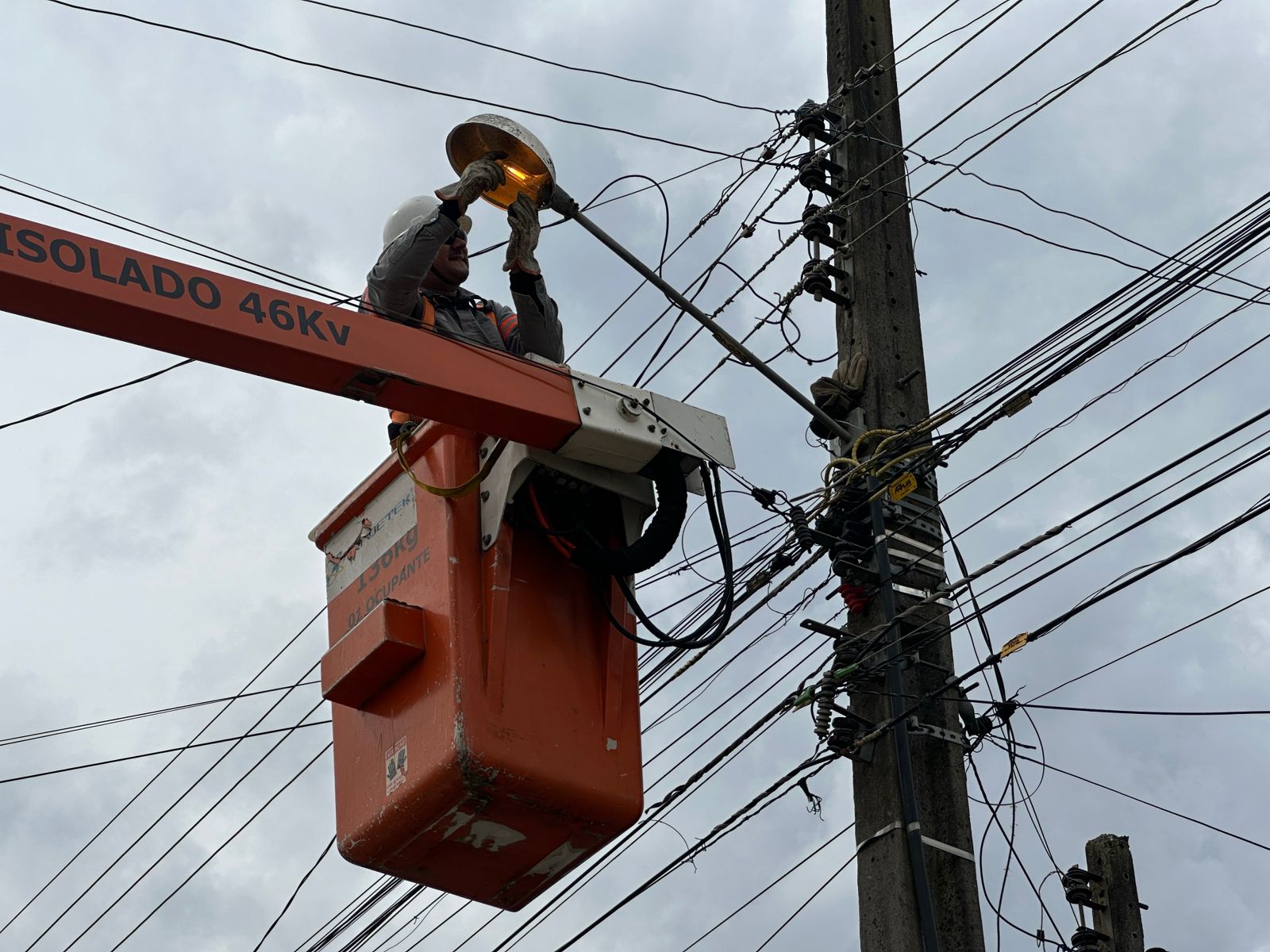 Prefeitura de Lages Secretaria de Serviços Públicos mantém modernização e manutenção da iluminação em Lages