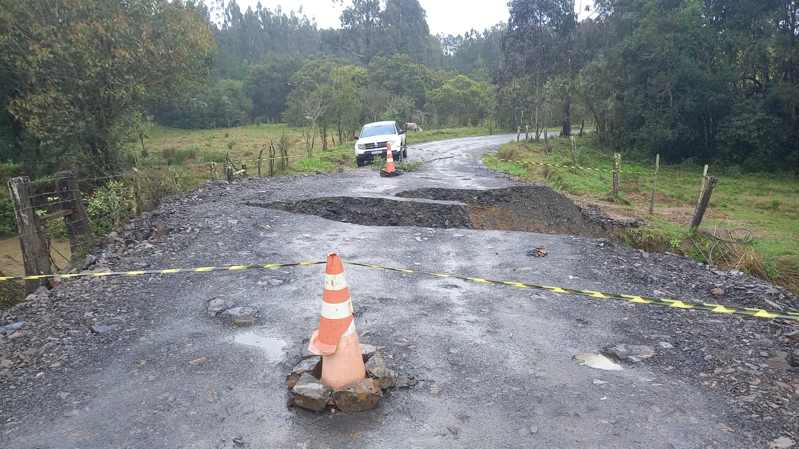 Prefeitura de Lages Recuperação da estrada de Potreiros ocorrerá nesta quinta-feira 