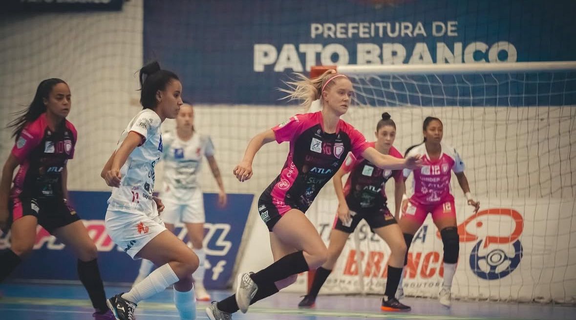 Prefeitura de Lages Leoas da Serra vencem Unidep fora de casa e largam na frente nas quartas da Liga Feminina de Futsal