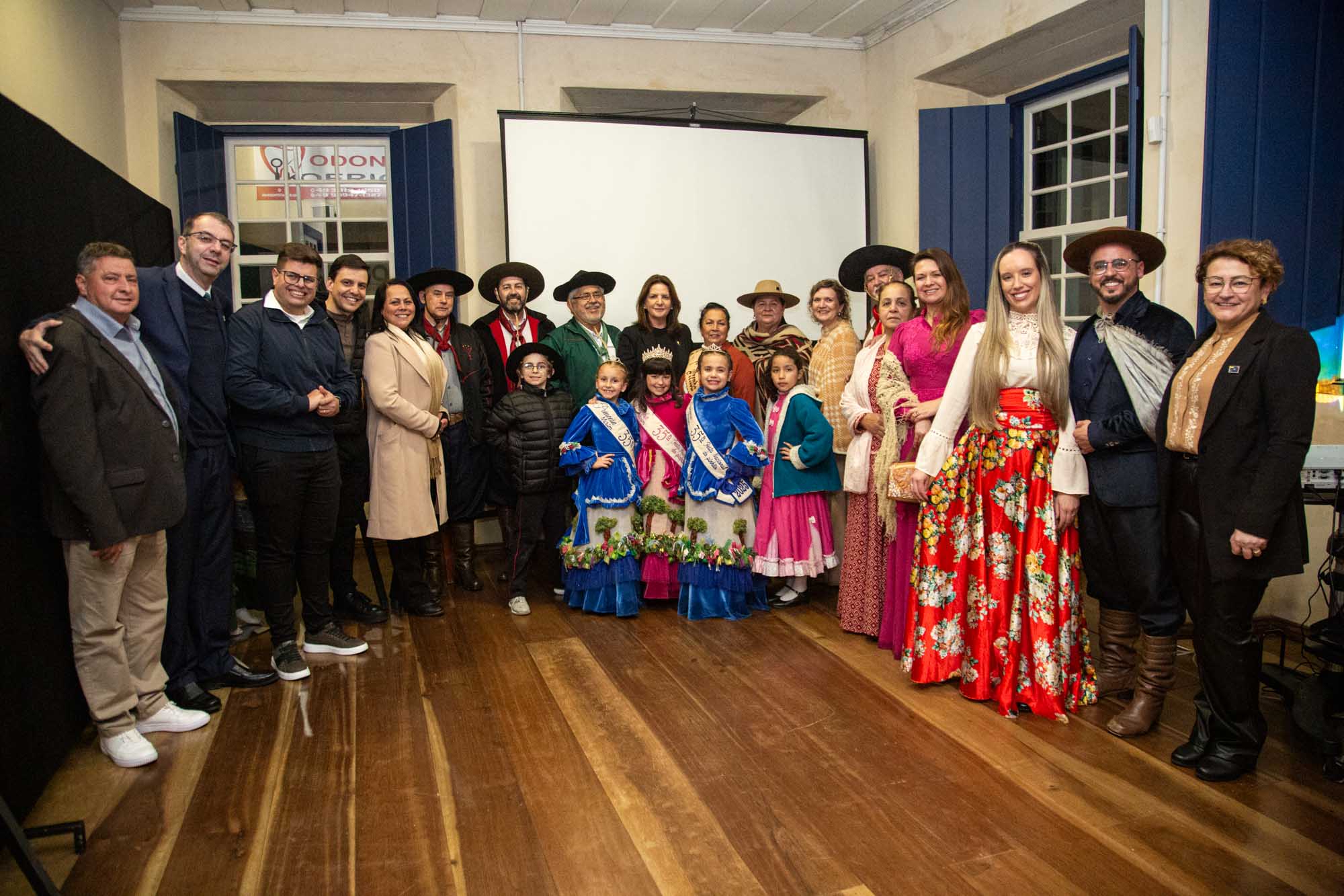 Prefeitura de Lages Semana Farroupilha começa em Lages com Chama Crioula, música e apresentações culturais