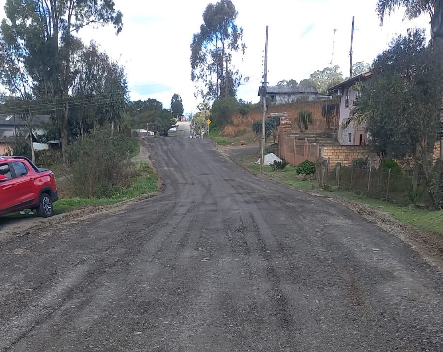 Prefeitura de Lages Segunda rodada da força-tarefa da Secretaria de Obras e Infraestrutura inicia pelo Caroba após atender todos os 72 bairros de Lages