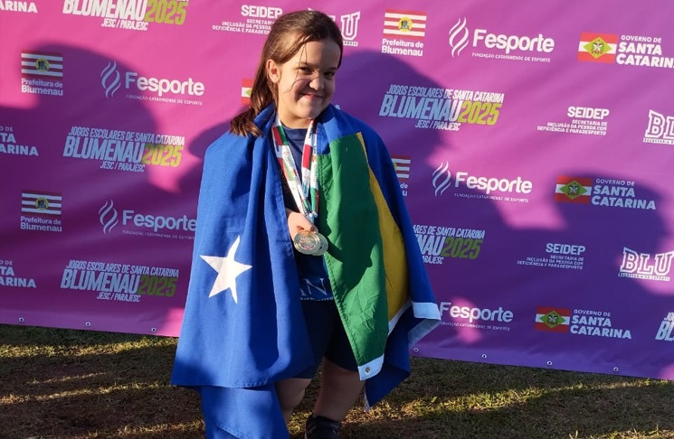 Prefeitura de Lages Orgulho Lageano ❤️ - Geórgia, a menina de 13 anos de ouro duplo, sucesso nos Jogos Abertos Paradesportivos Escolares de Santa Catarina (Parajesc), agora quer ir para o Parajasc em 2027 
