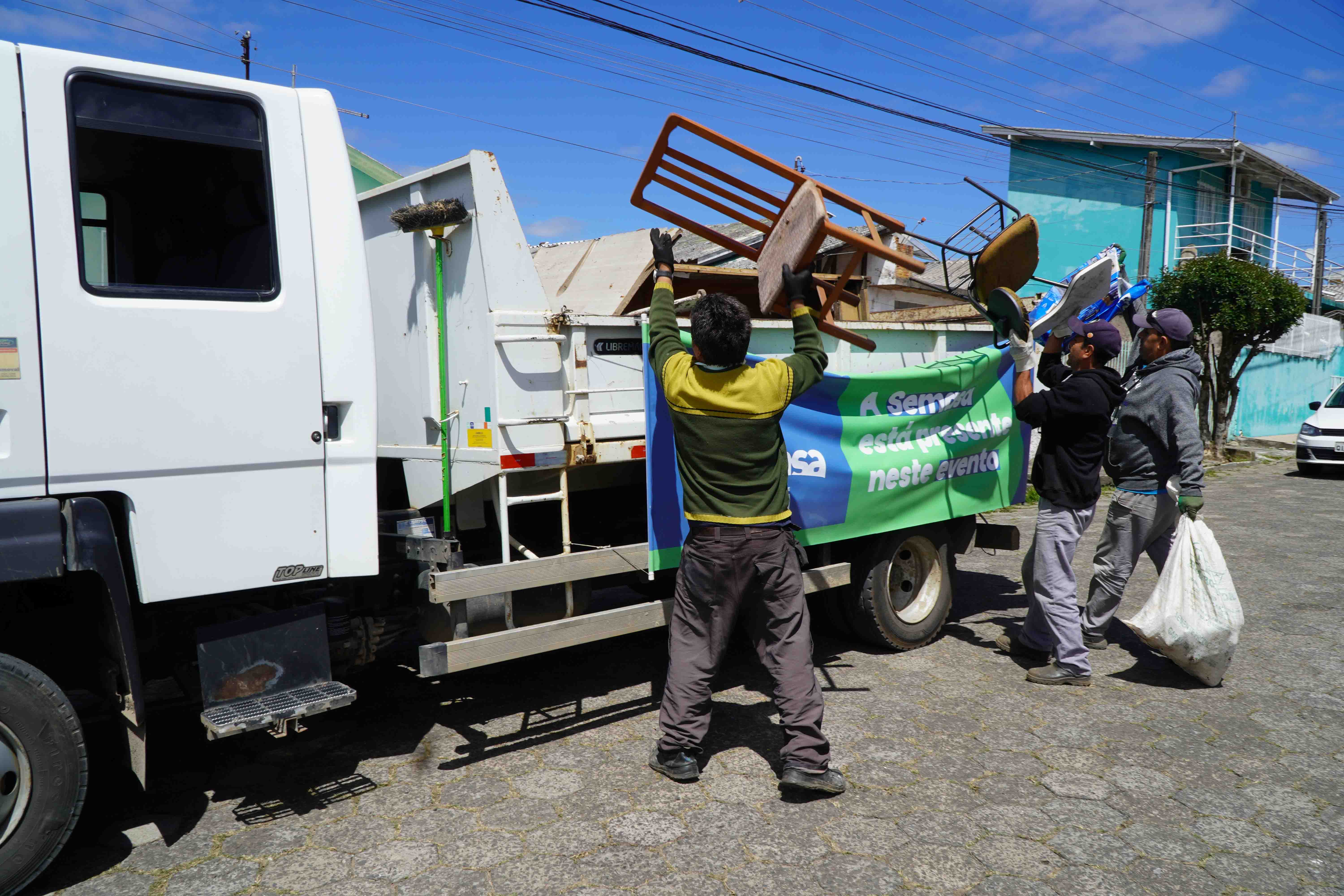 Prefeitura de Lages Prefeitura de Lages oferece serviços gratuitos à população em ação social no Araucária