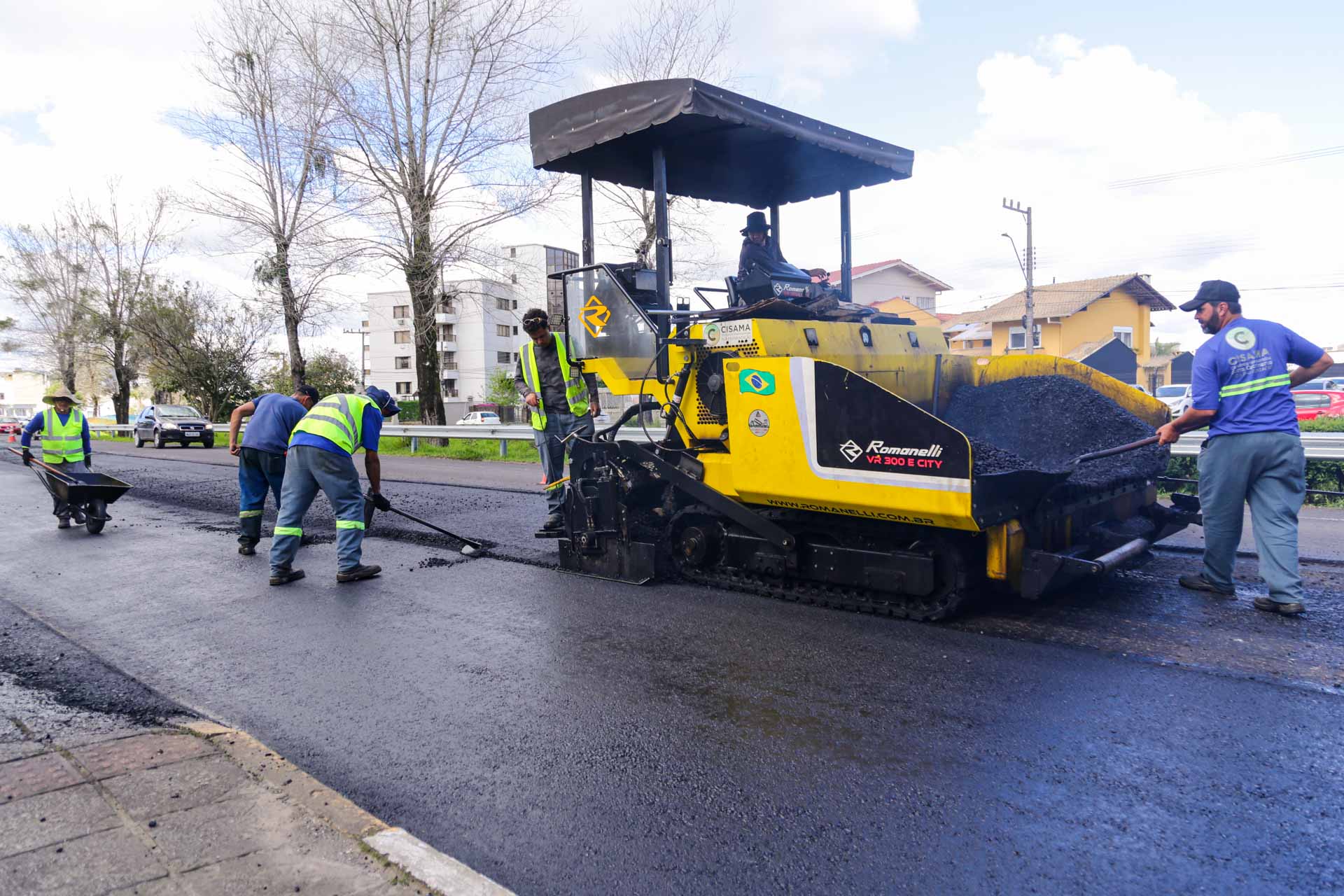 Prefeitura de Lages Trecho 3: avança recuperação asfáltica da Avenida Carahá