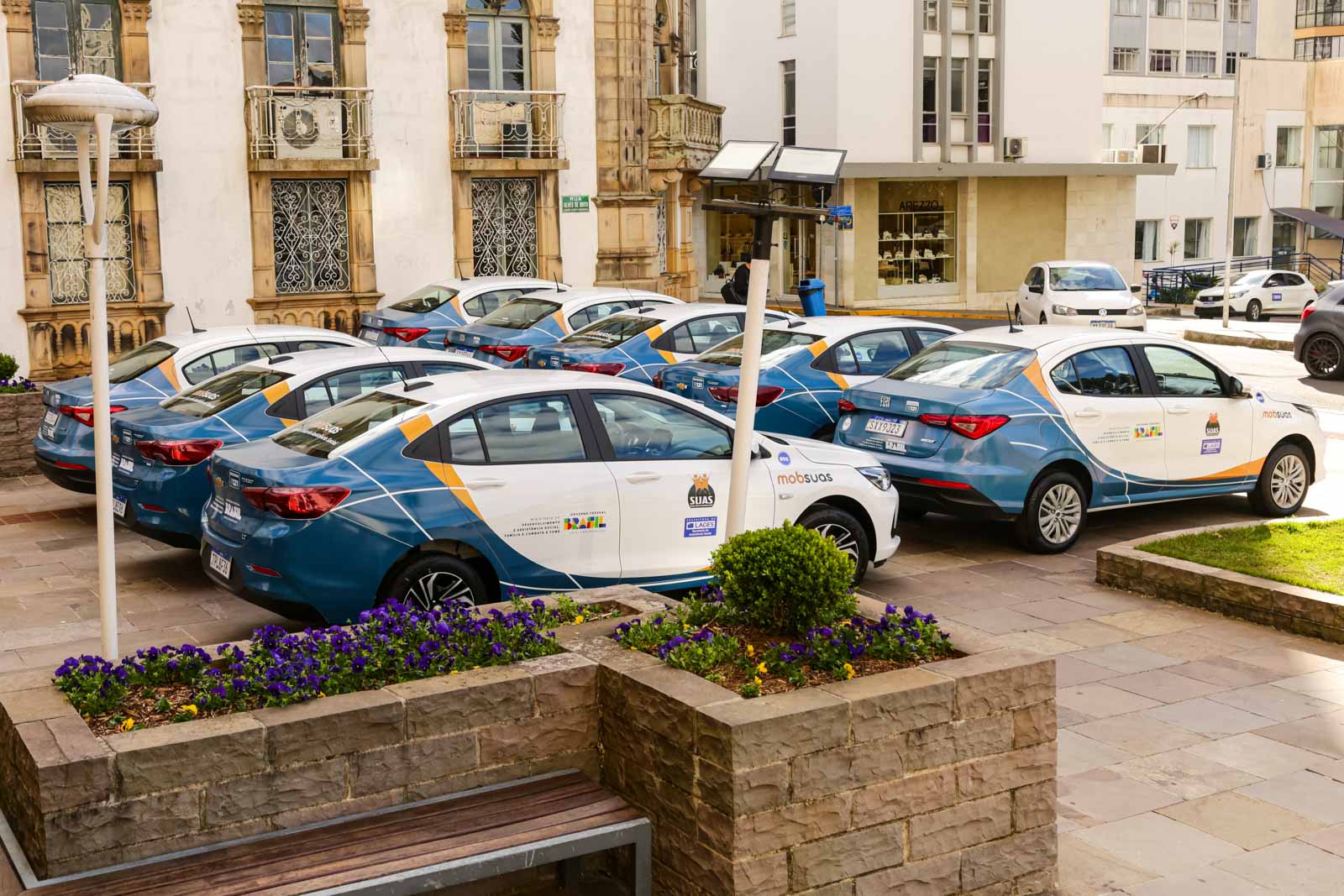 Prefeitura de Lages Prefeitura de Lages entrega oito veículos para fortalecer a rede de serviços do Sistema Único de Assistência Social