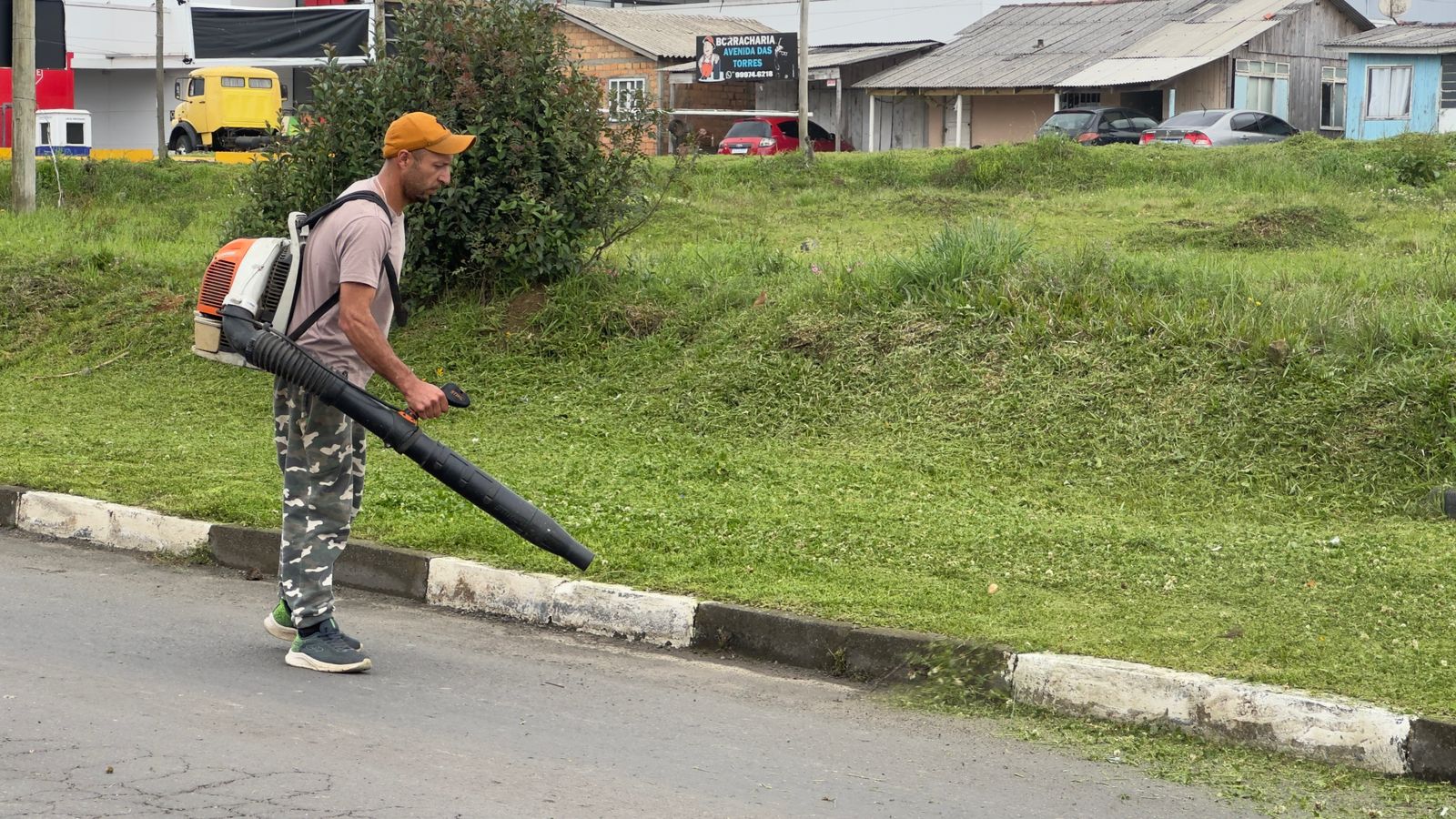 Prefeitura de Lages Secretaria de Serviços Públicos inicia outubro com frentes de trabalho em vários bairros de Lages