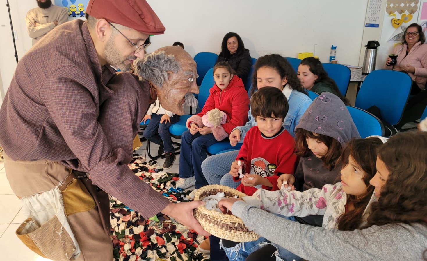 Prefeitura de Lages Espetáculo “Da Beira ao Centro” será apresentado em nove unidades de equipamentos da assistência social, promovendo acesso gratuito à cultura nas comunidades
