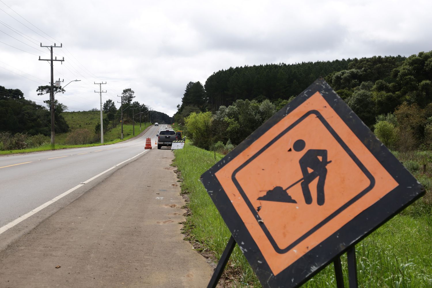 Prefeitura de Lages Obras de implantação de rede de gás natural alteram trânsito na Avenida Santa Catarina em Lages