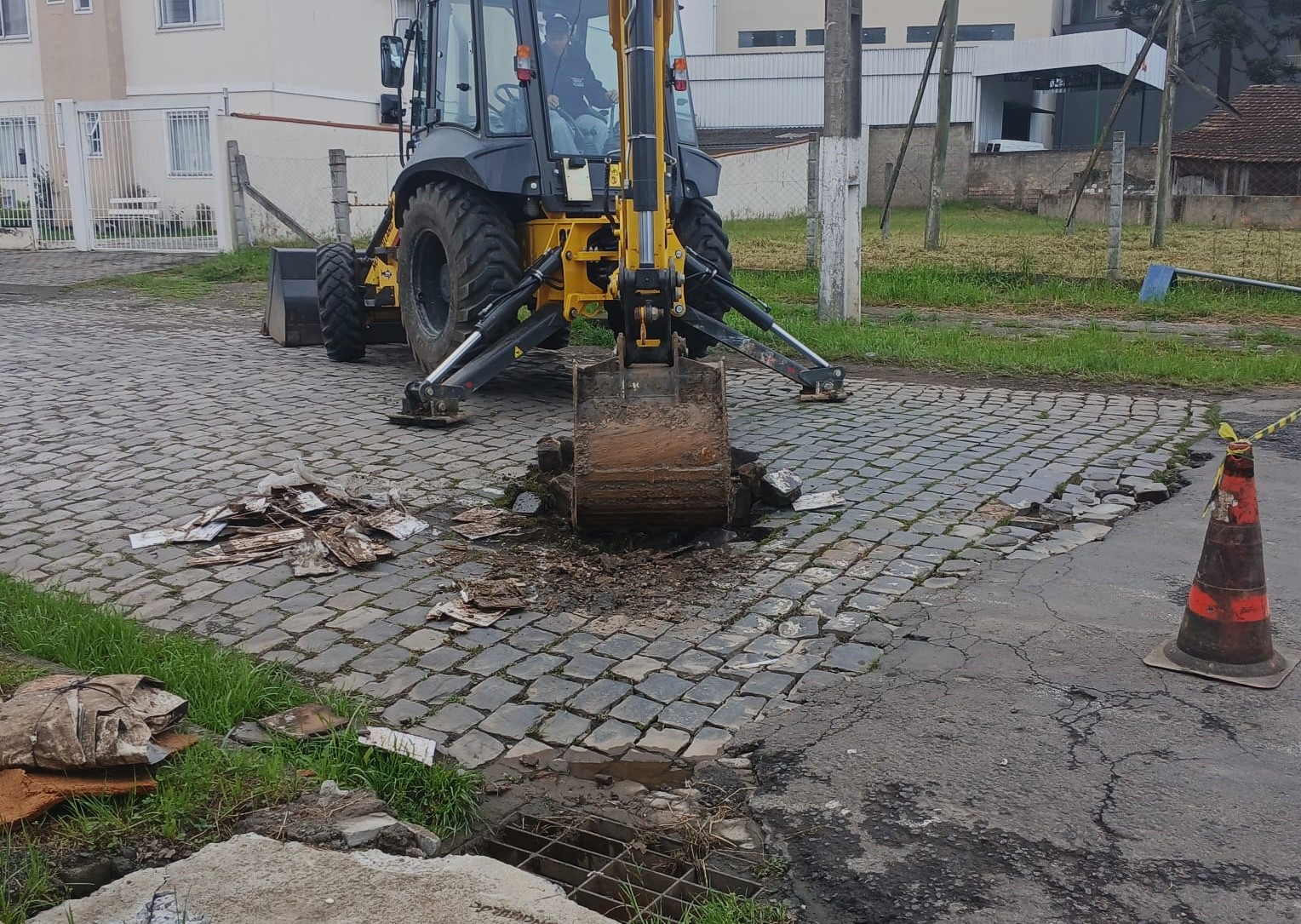 Prefeitura de Lages Prefeitura já executou 1.000 atendimentos de drenagem pluvial em toda a cidade