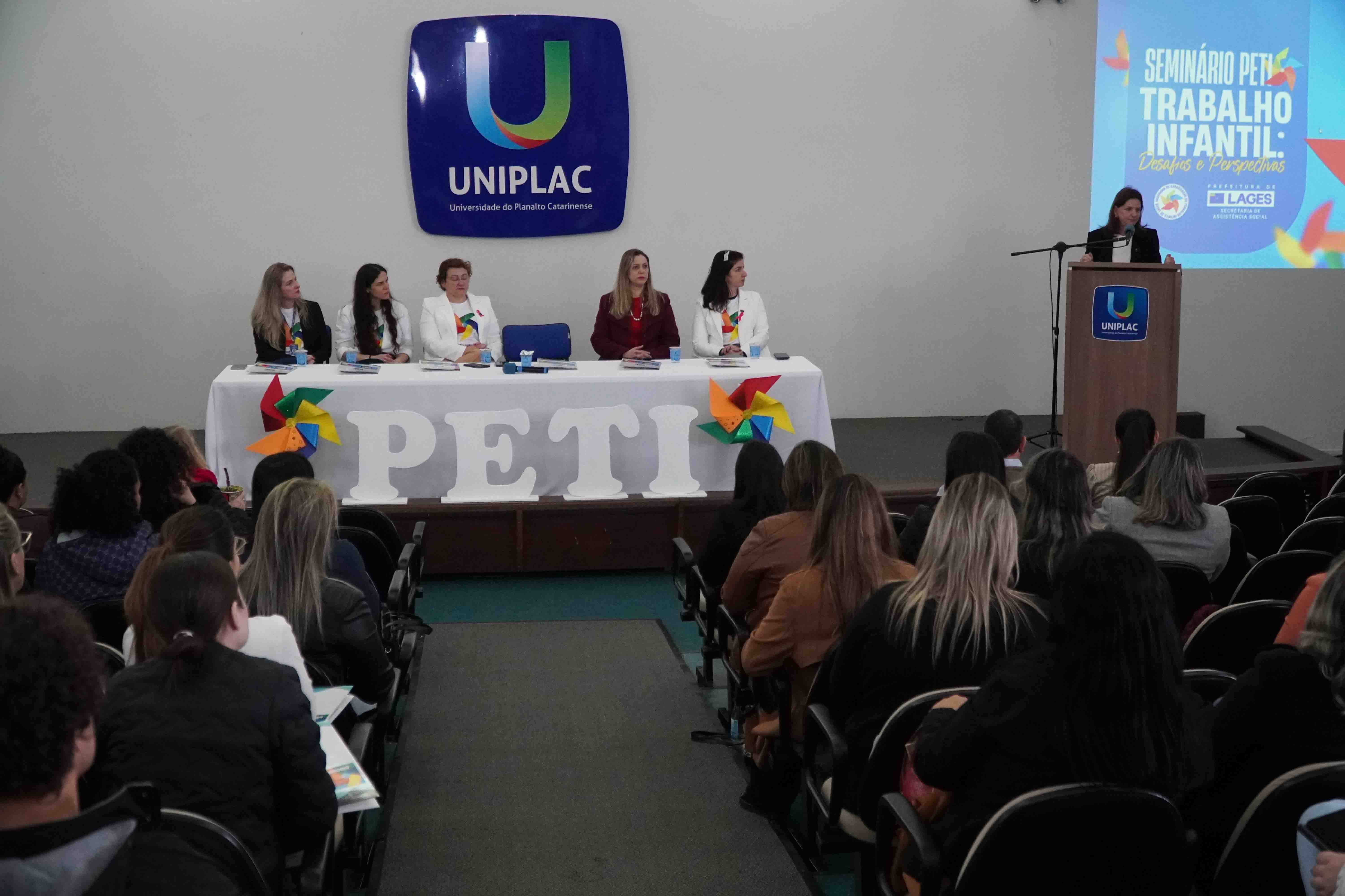 Prefeitura de Lages Seminário sobre o Enfrentamento ao Trabalho Infantil oportunizou momentos de reflexão com palestras, debates e roda de conversa