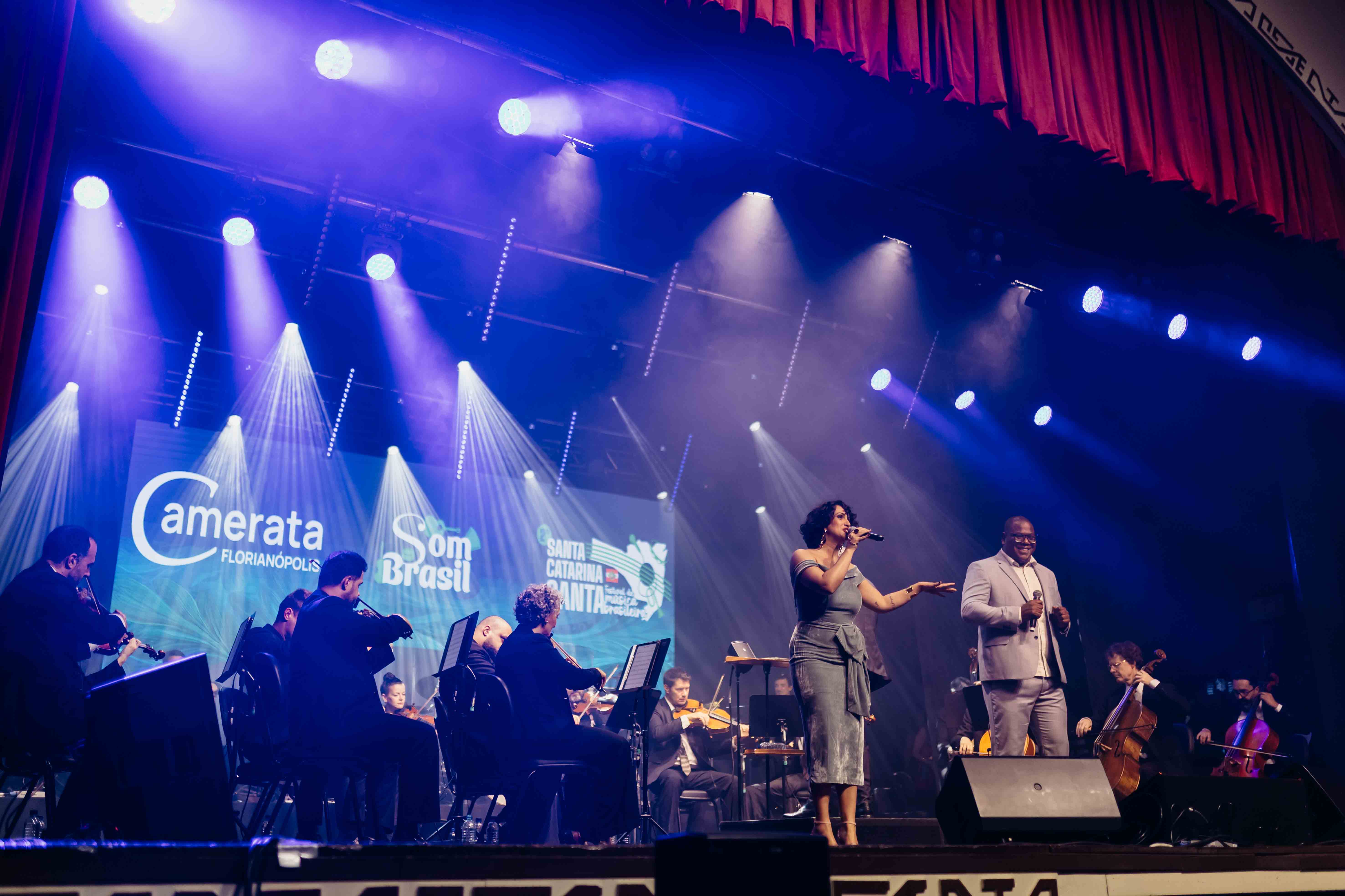 Prefeitura de Lages Talentos da música encantam público em um Teatro Marajoara lotado na semifinal do Festival Santa Catarina Canta