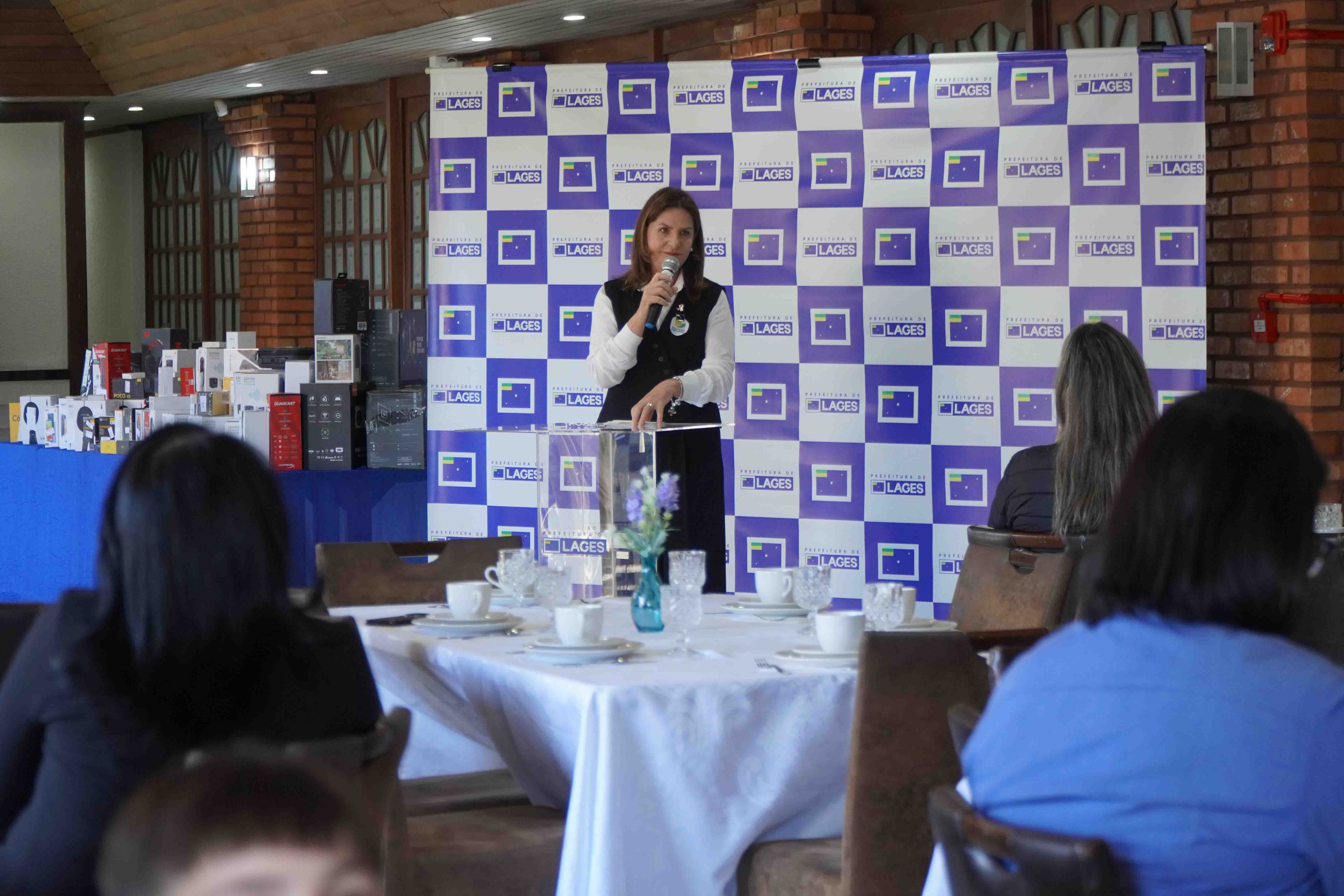 Prefeitura de Lages Secretaria da Educação promove o 2º Café Cidadania e assina adesão ao Programa Educando Cidadãos