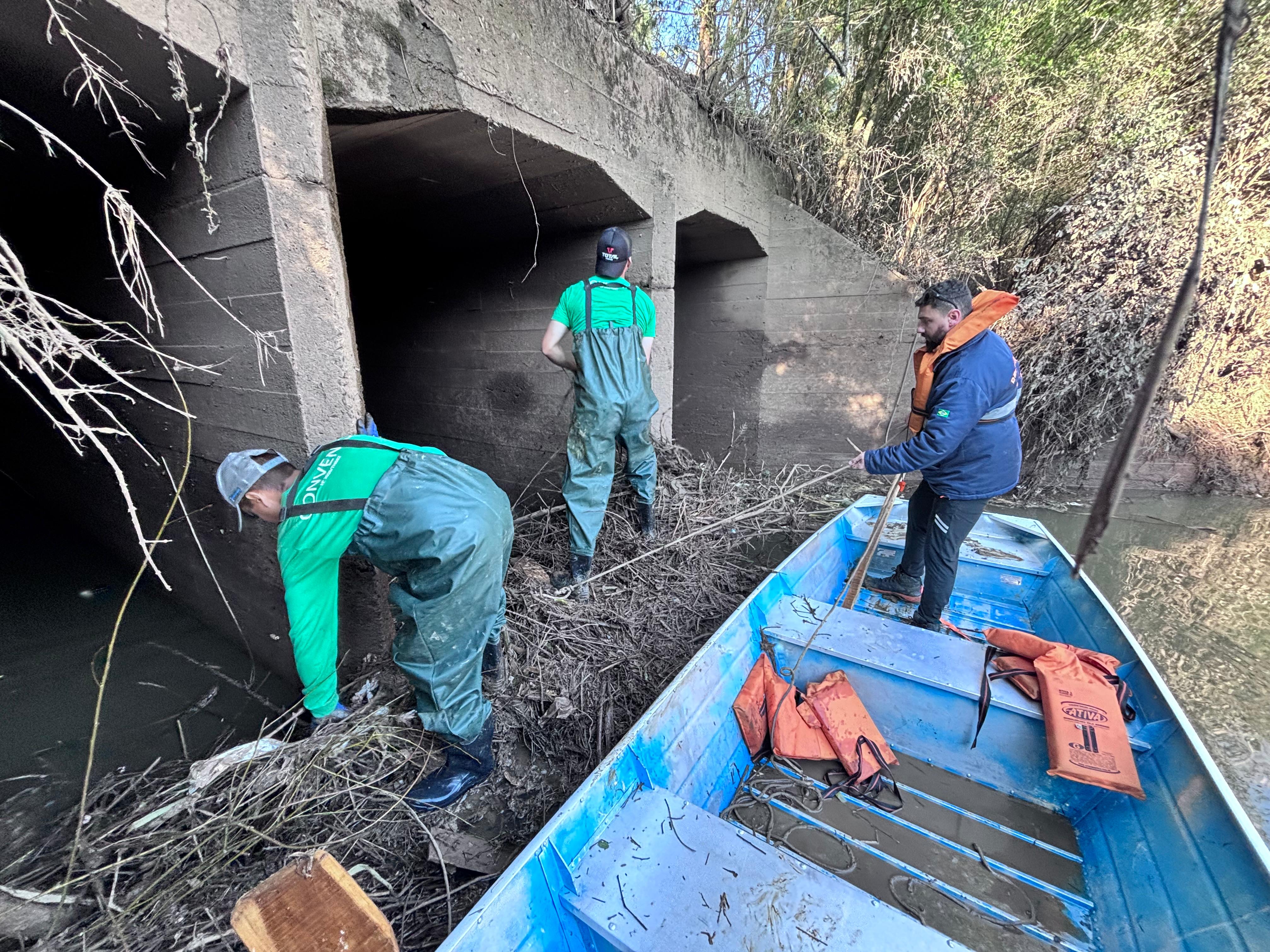 Prefeitura de Lages Prefeitura de Lages trabalha na limpeza de rios para minimizar efeitos de condições climáticas adversas