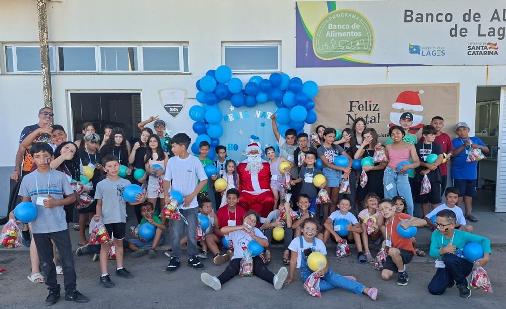 Prefeitura de Lages Espírito natalino transformou o Natal de aproximadamente 500 crianças dos CRAS em Lages