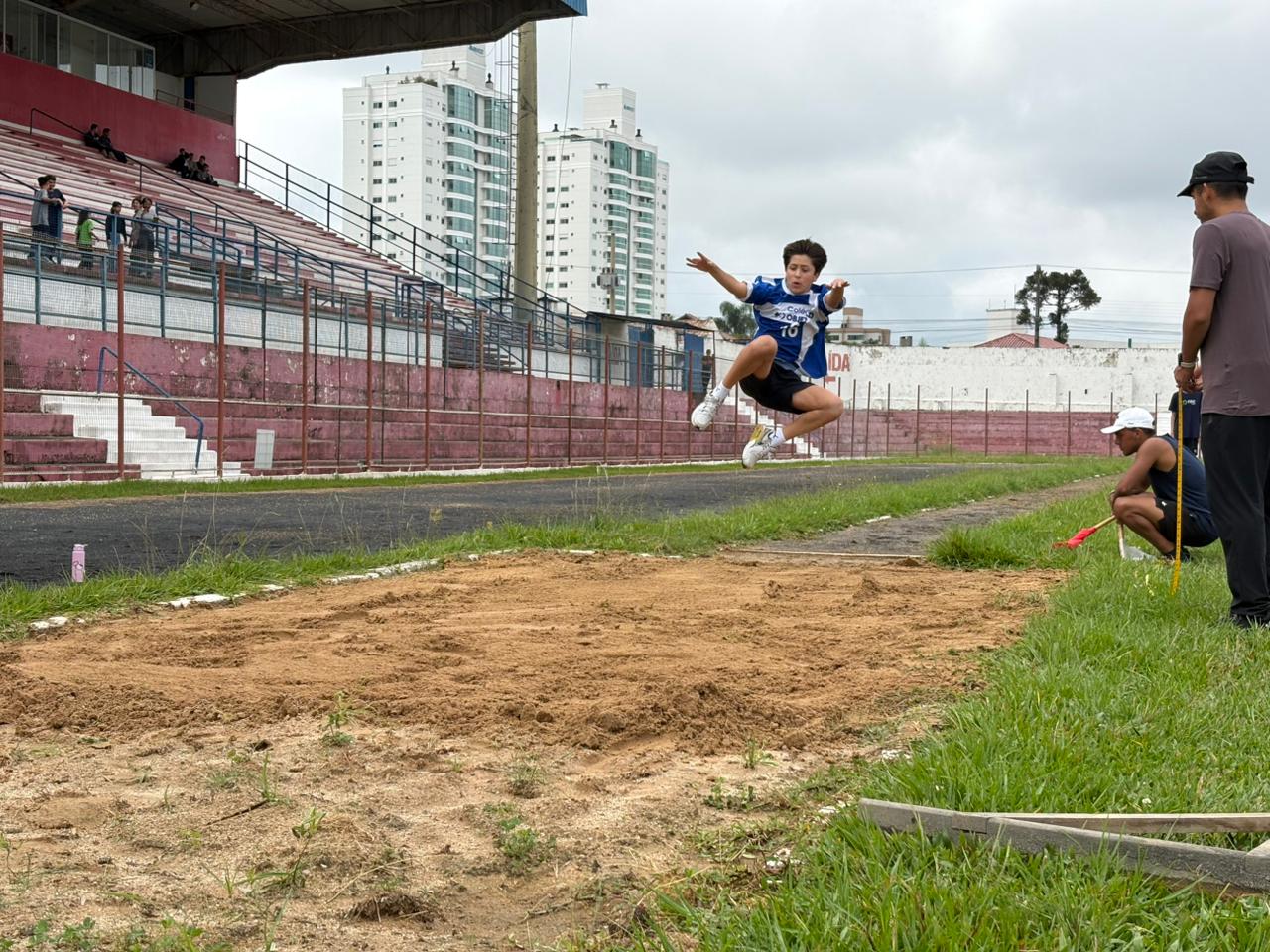 Prefeitura de Lages Atletismo dos Jogos Esportivos de Lages (JEL) - Edição Escolar - inicia com mais de 290 inscritos e supera expectativa