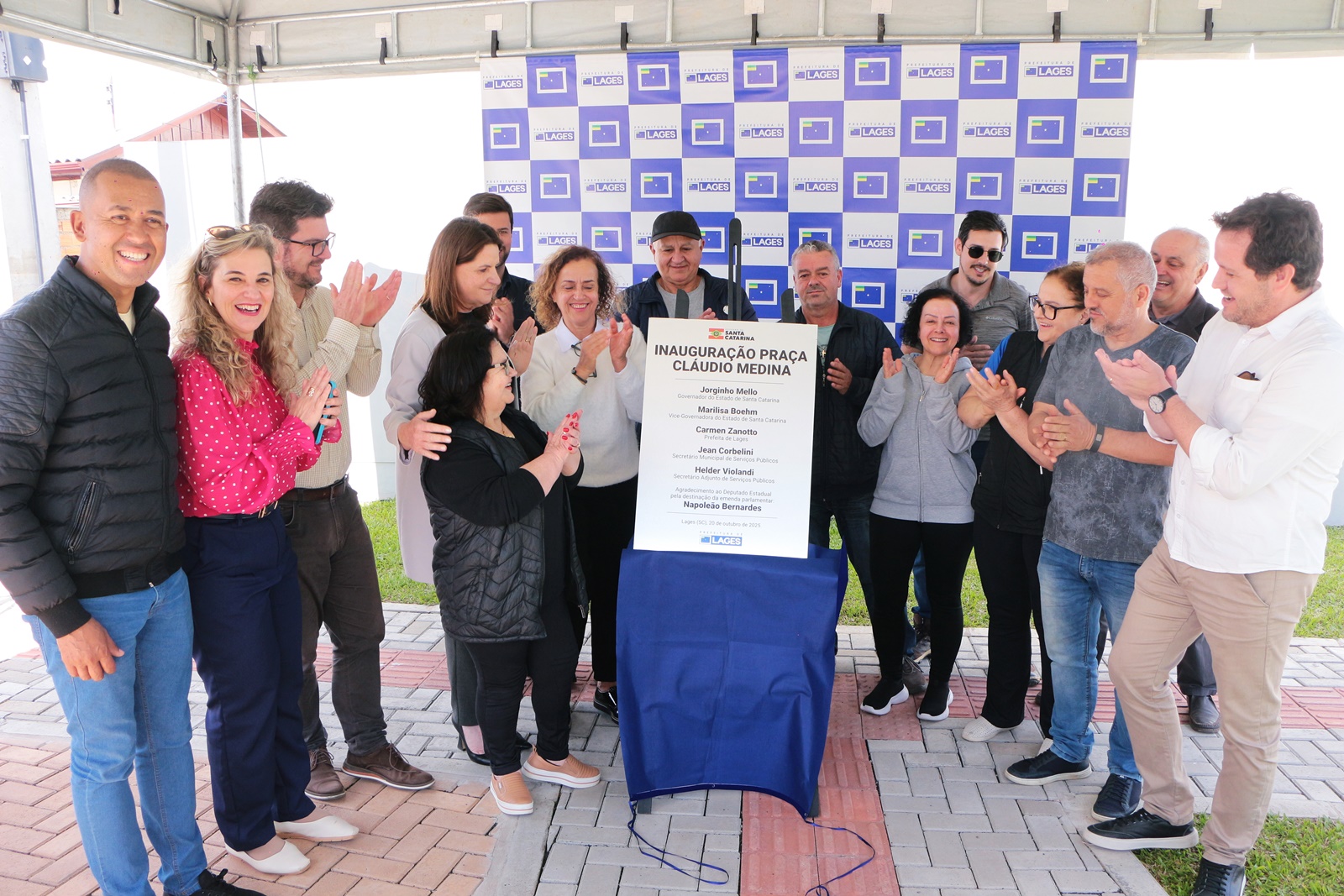 Prefeitura de Lages  Praça no bairro Sagrado Coração de Jesus é entregue à comunidade